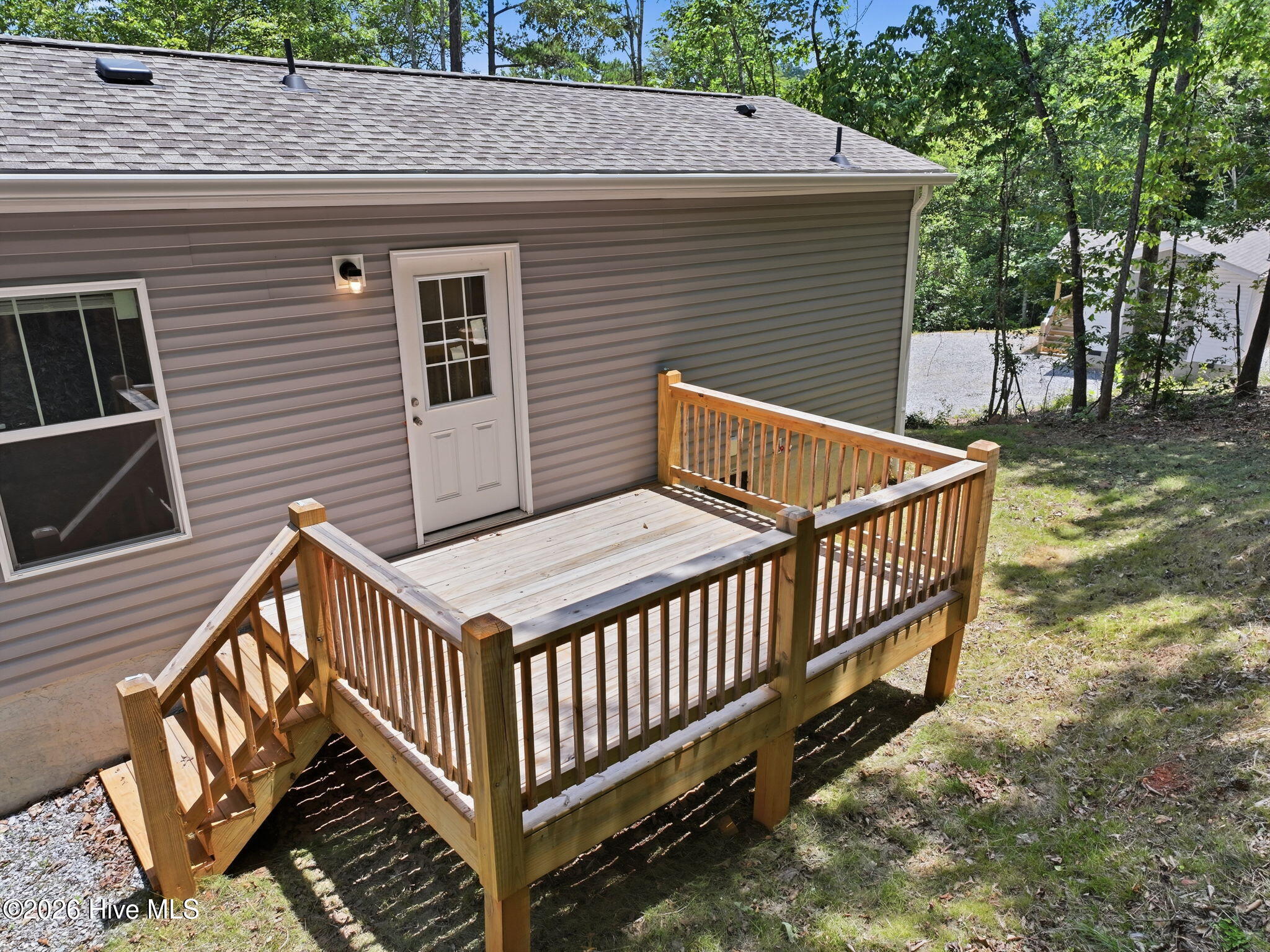 285 Loganberry Lane Property Photo 4