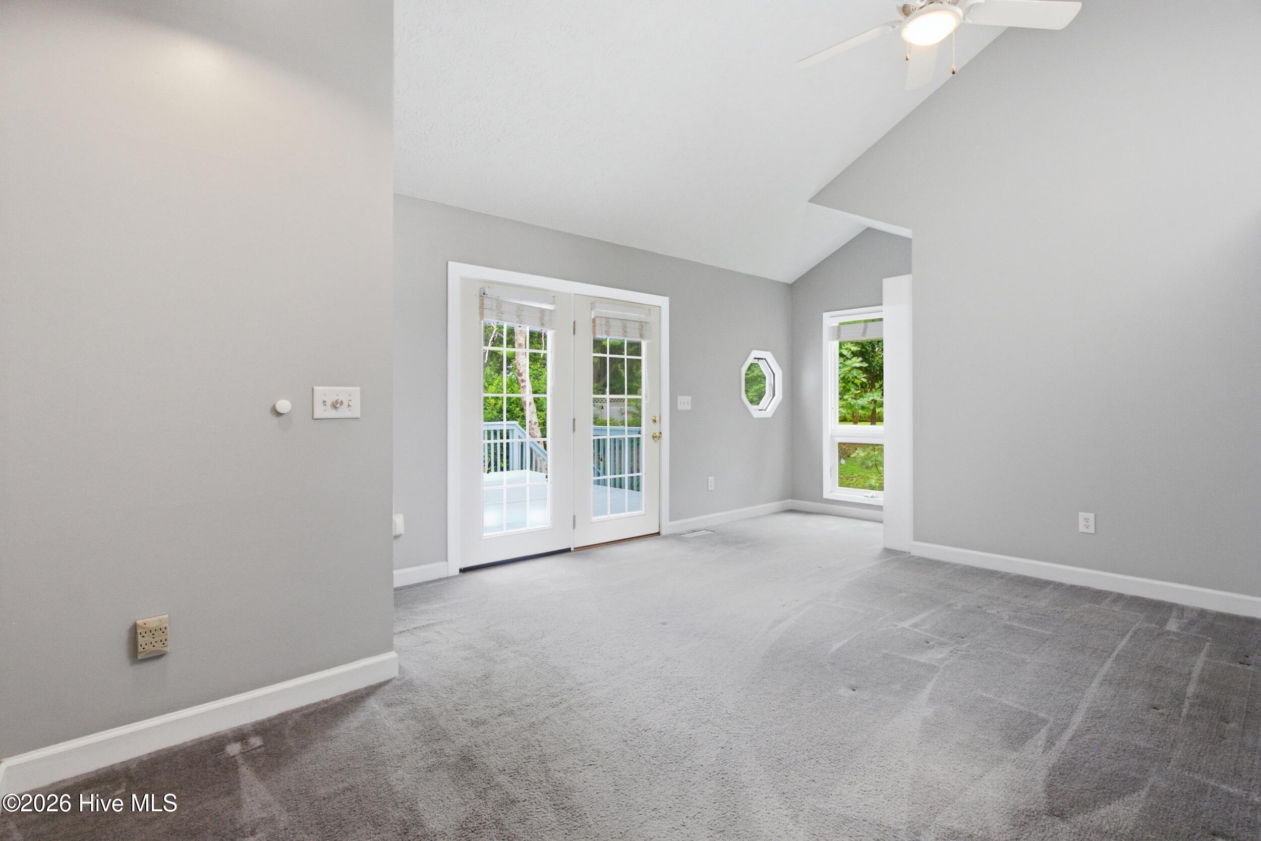 209 E Palmer Drive Property Photo 13