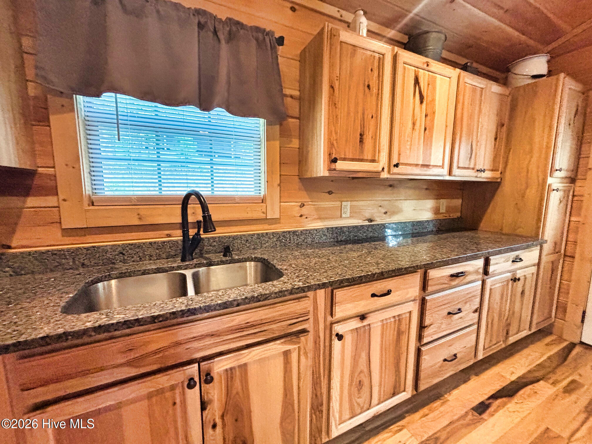 325 Dawsons Lane Property Photo 8