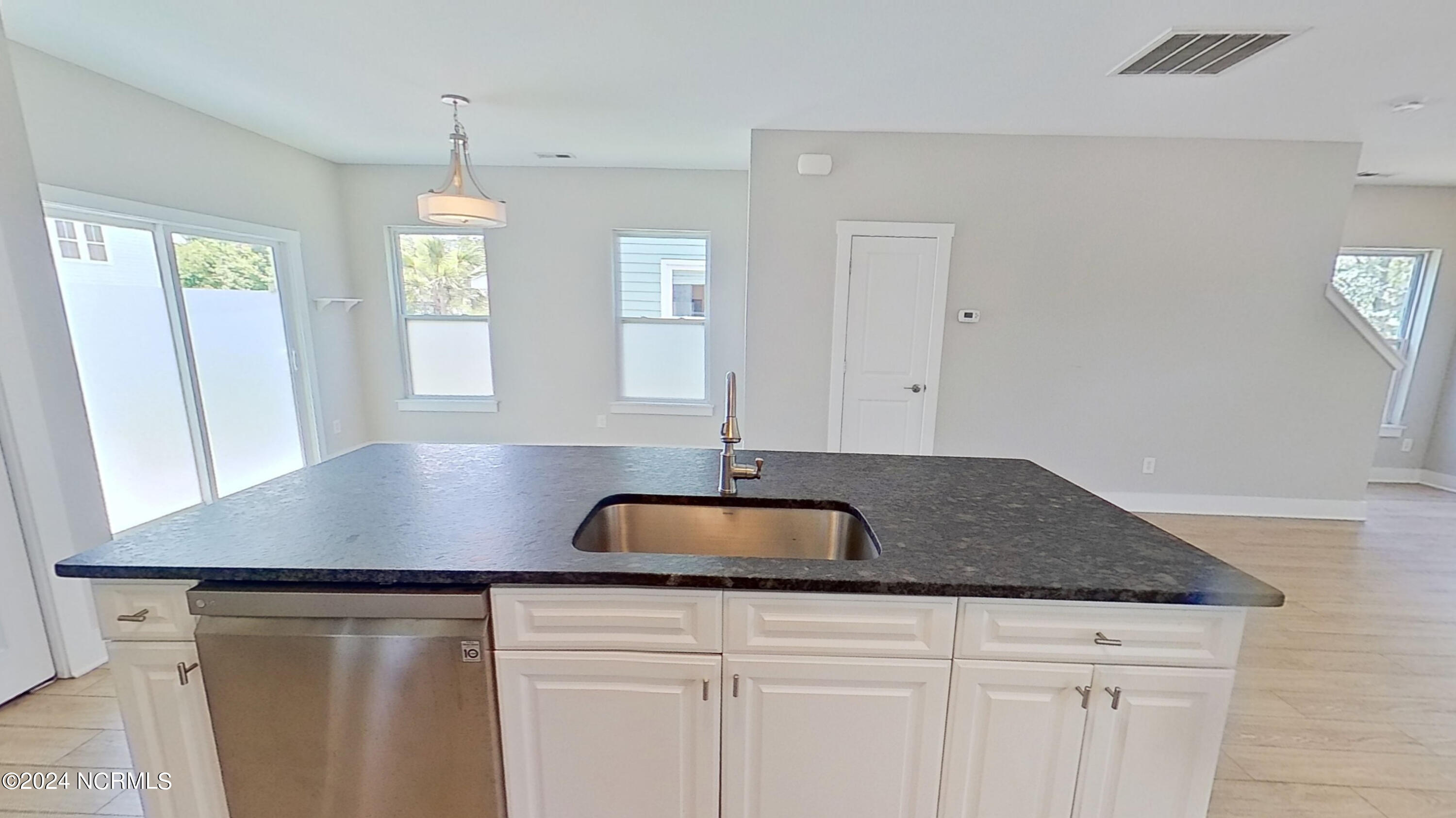 632 Brunswick Street Property Photo 8