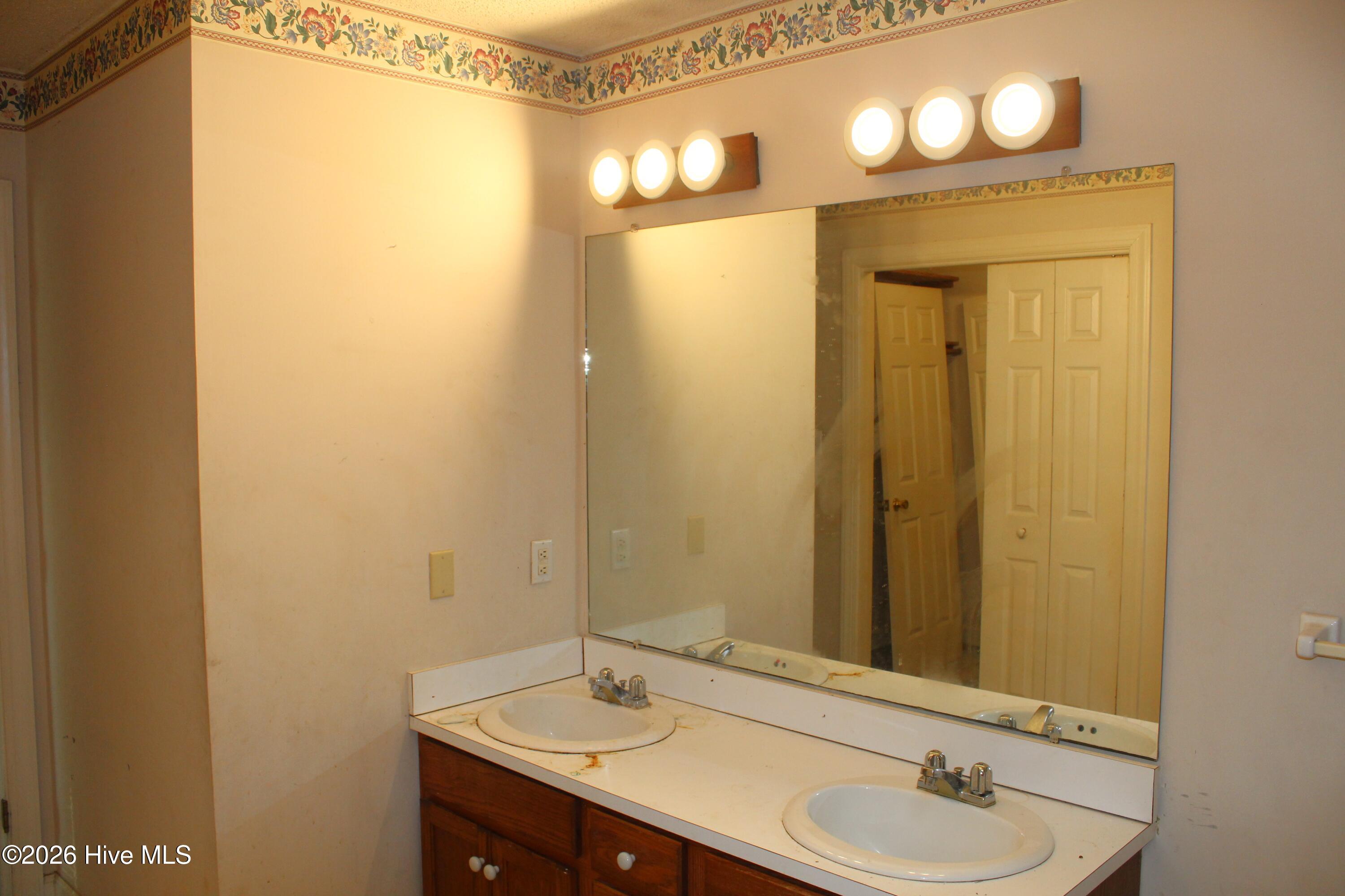310 Jay Trail Property Photo 13