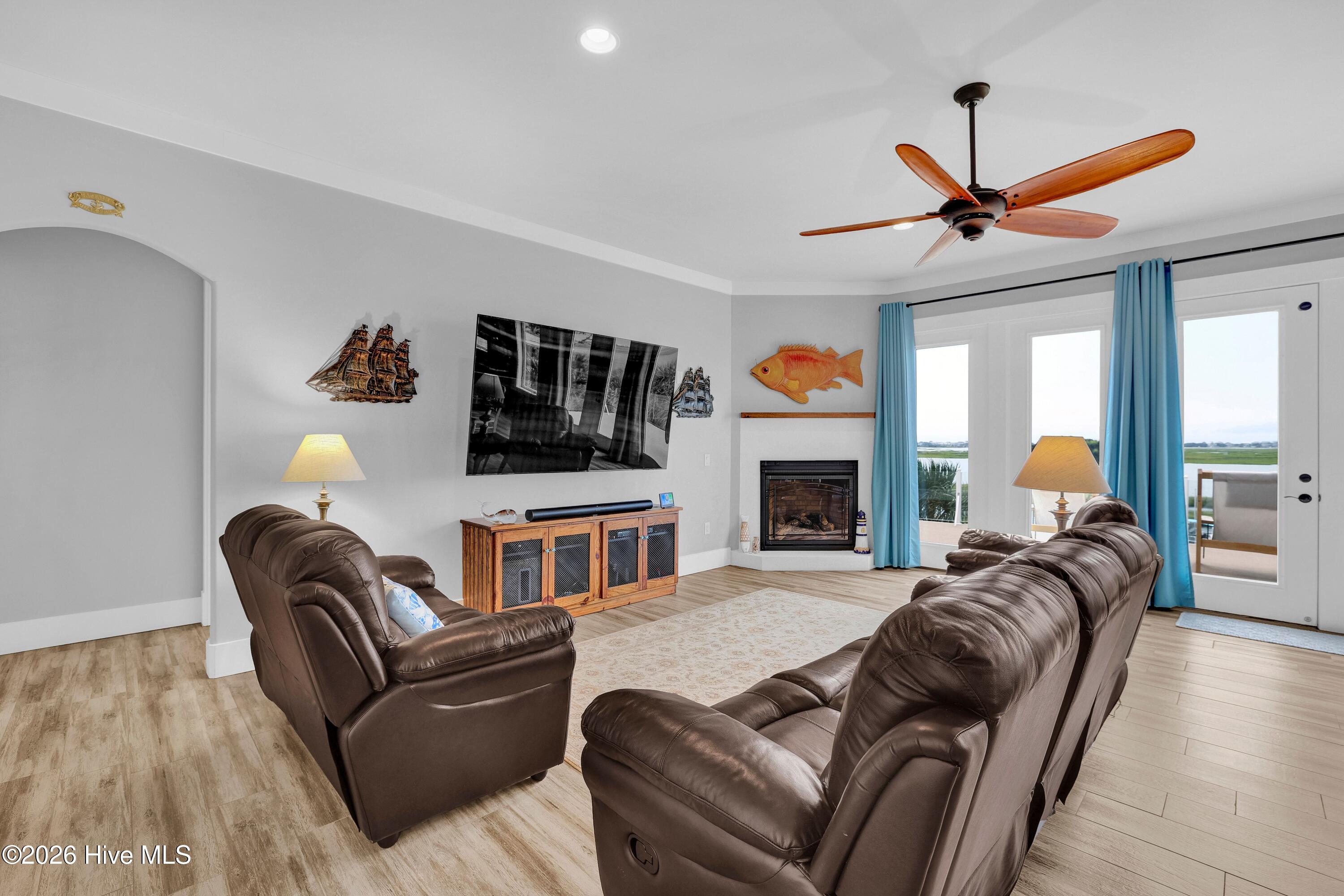 1044 Mallard Bay Drive Property Photo 2