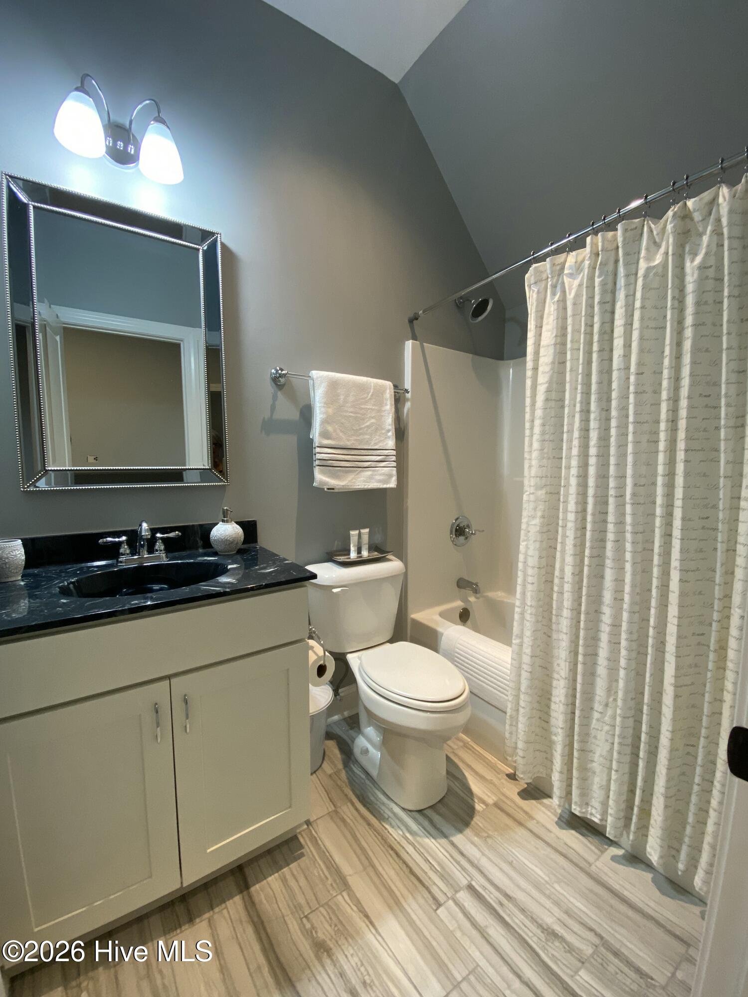 5018 Walton Street Property Photo 27