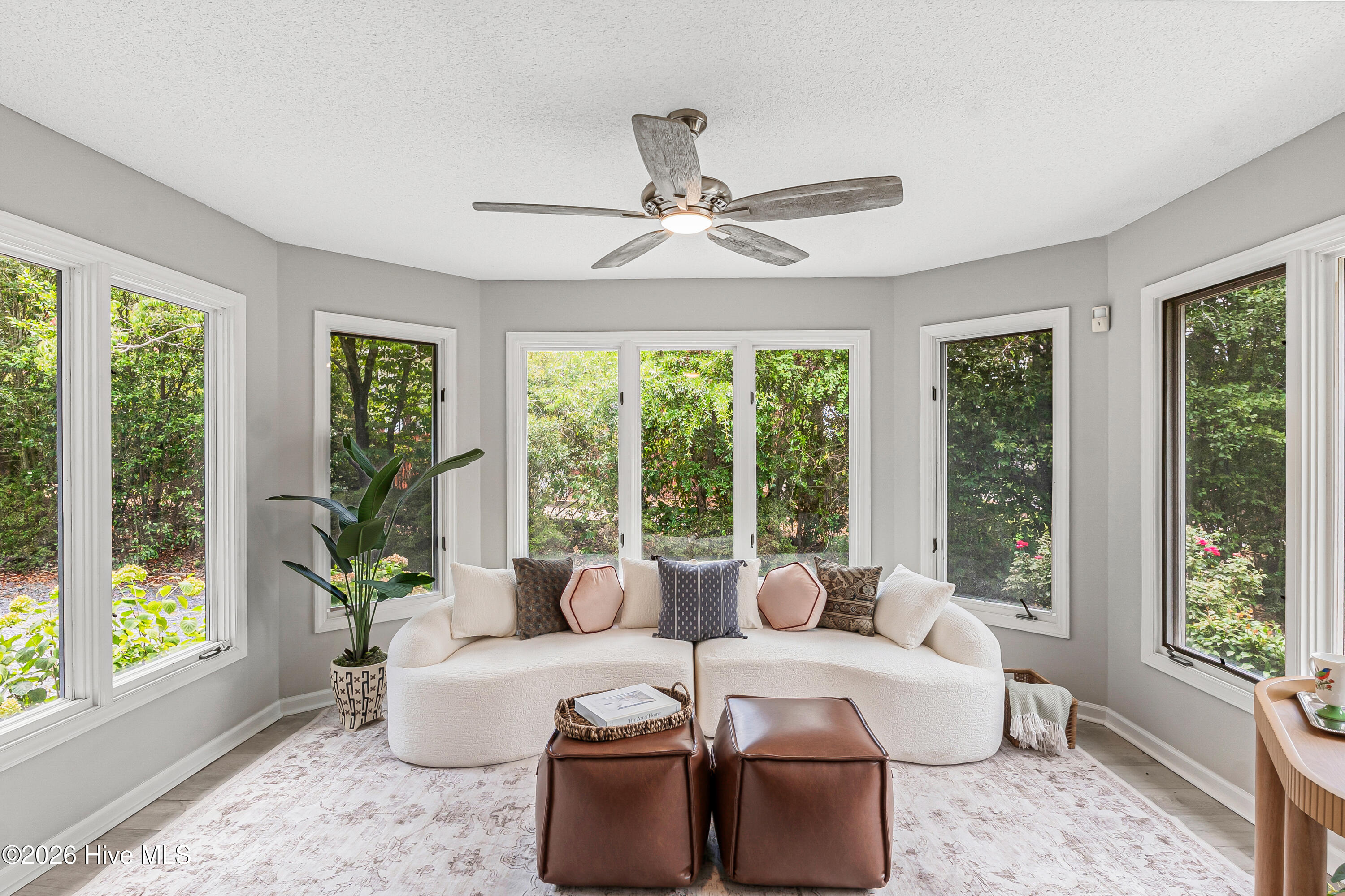 720 Diamondhead Drive S Property Photo 4