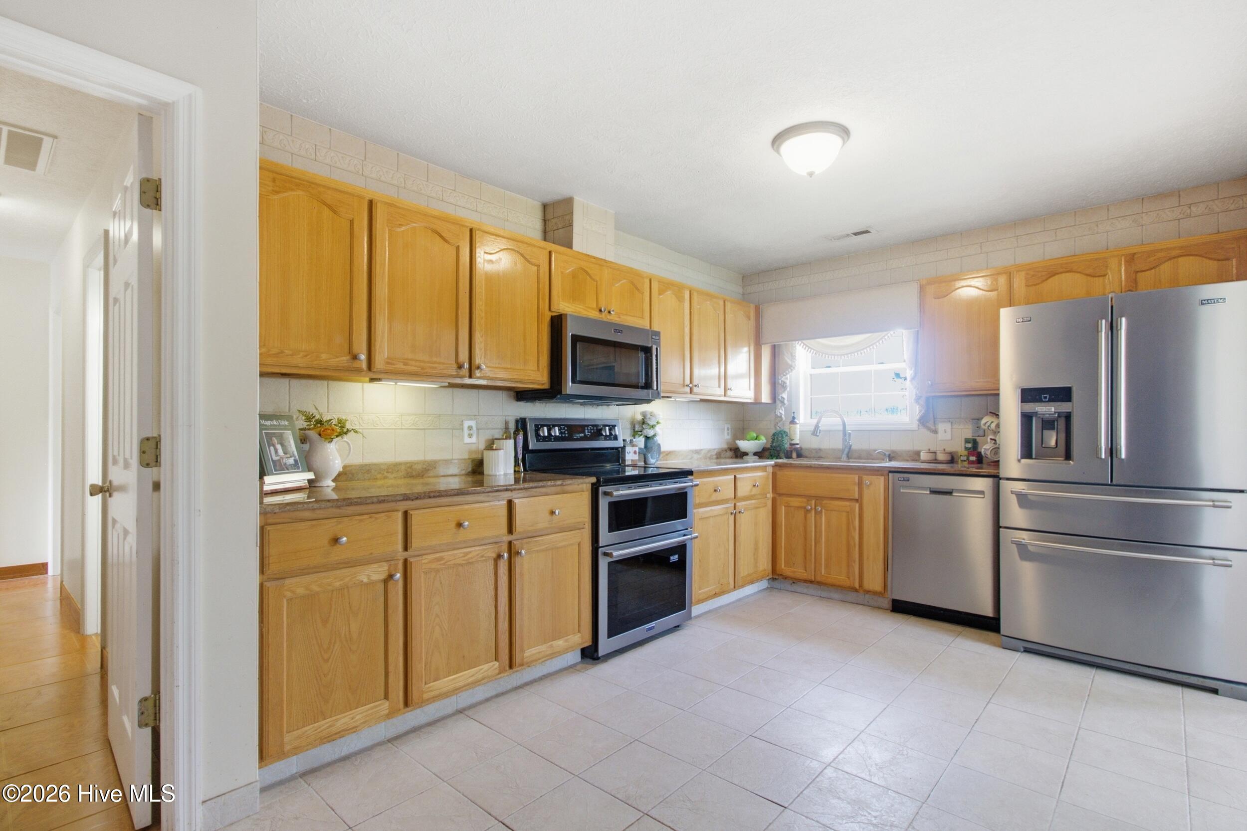 330 Lee Drive Property Photo 13