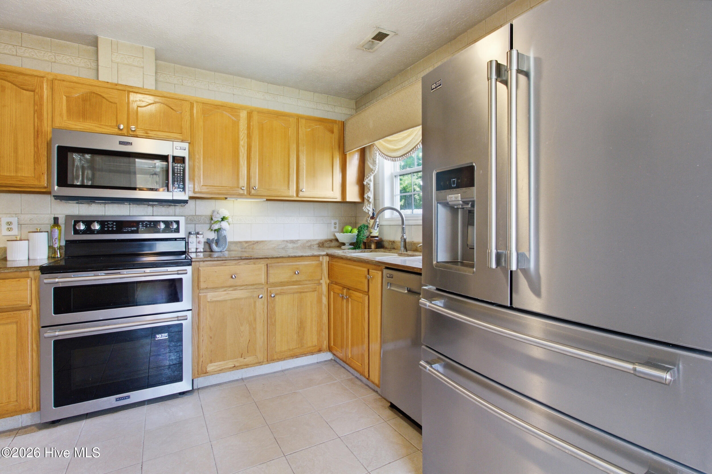 330 Lee Drive Property Photo 15