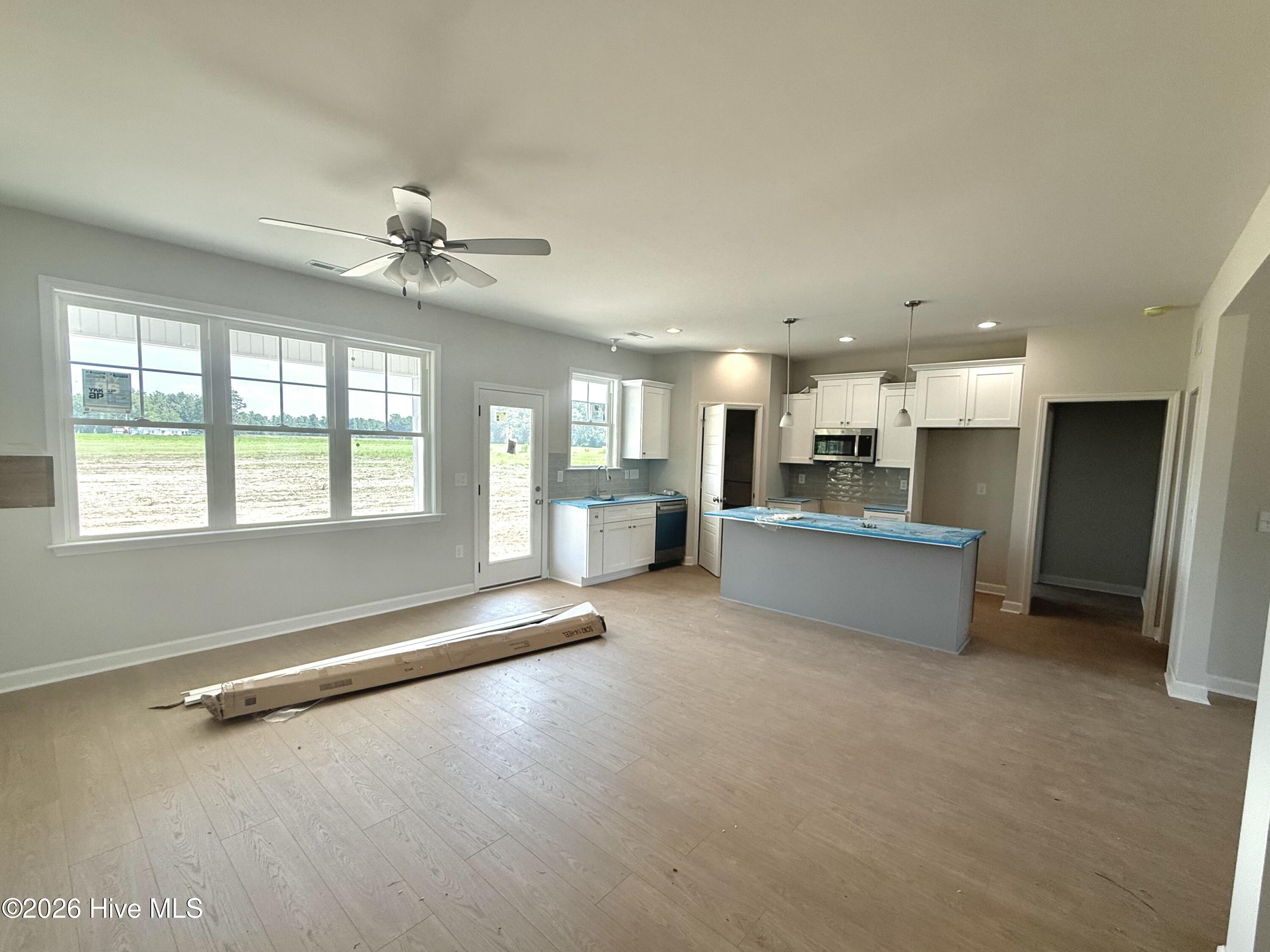 3050 Caroline Avenue Property Photo 4