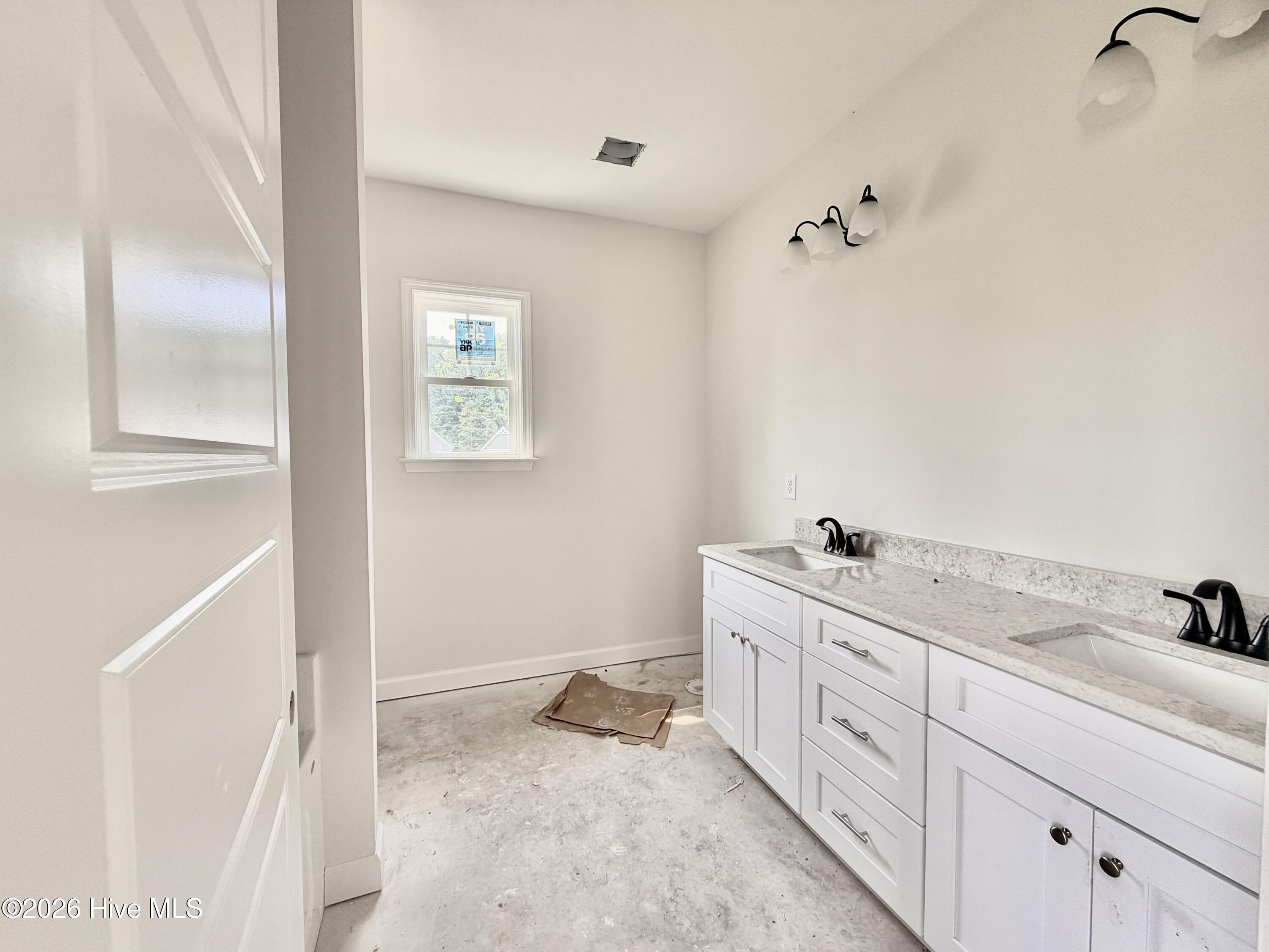 3717 Chatsworth Drive Property Photo 4
