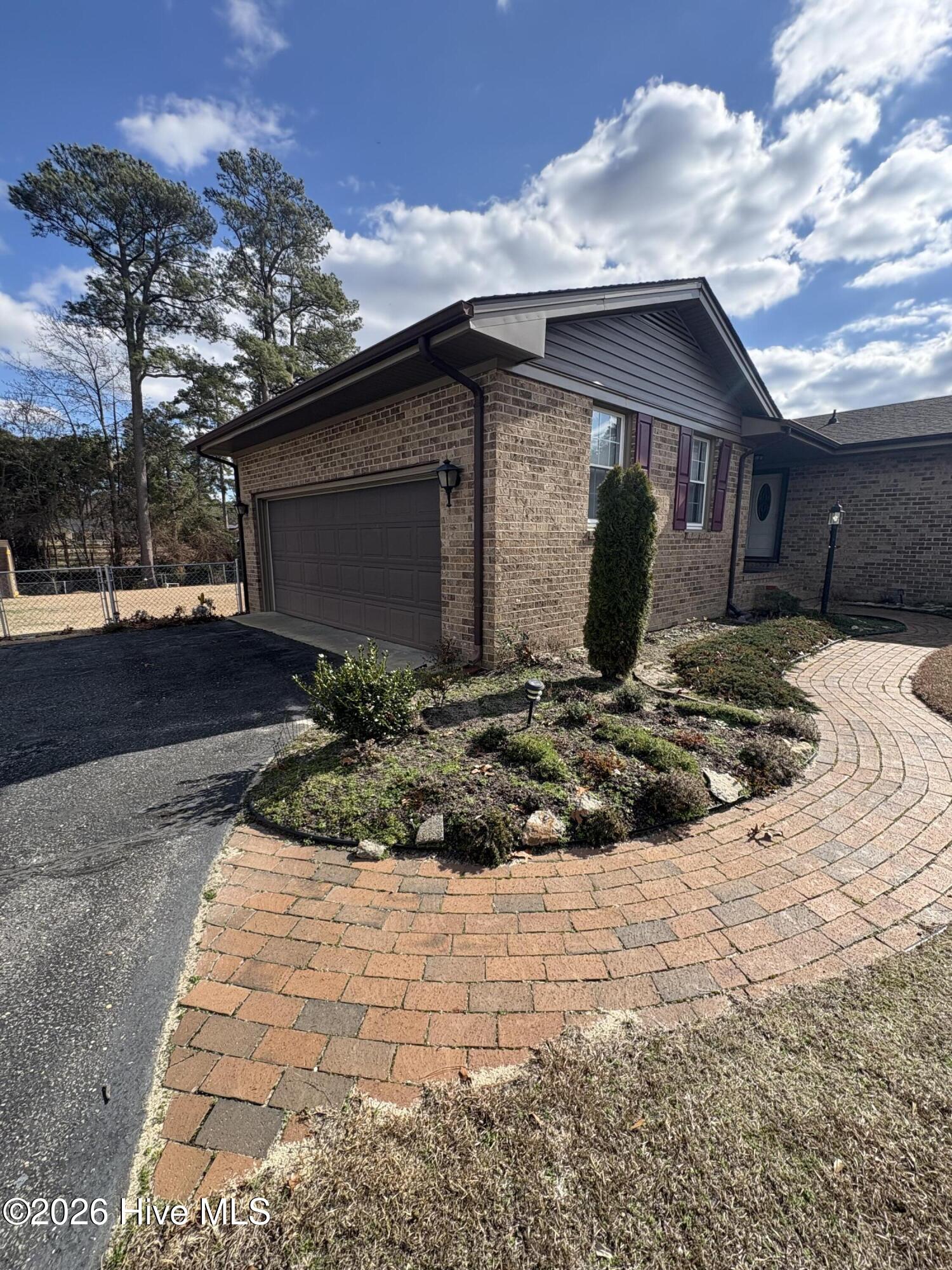 305 Crestwood Drive Property Photo 2