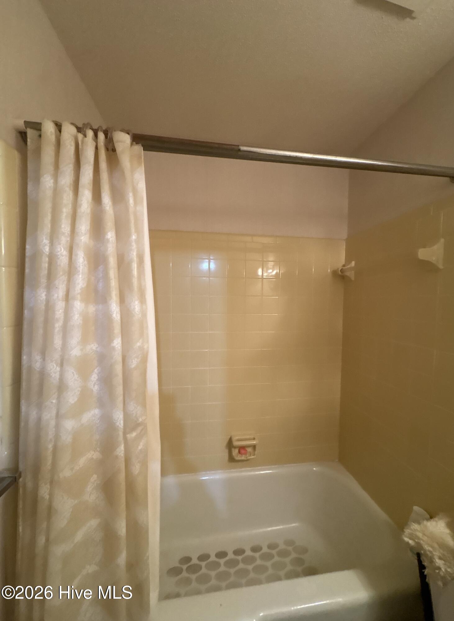 305 Crestwood Drive Property Photo 13