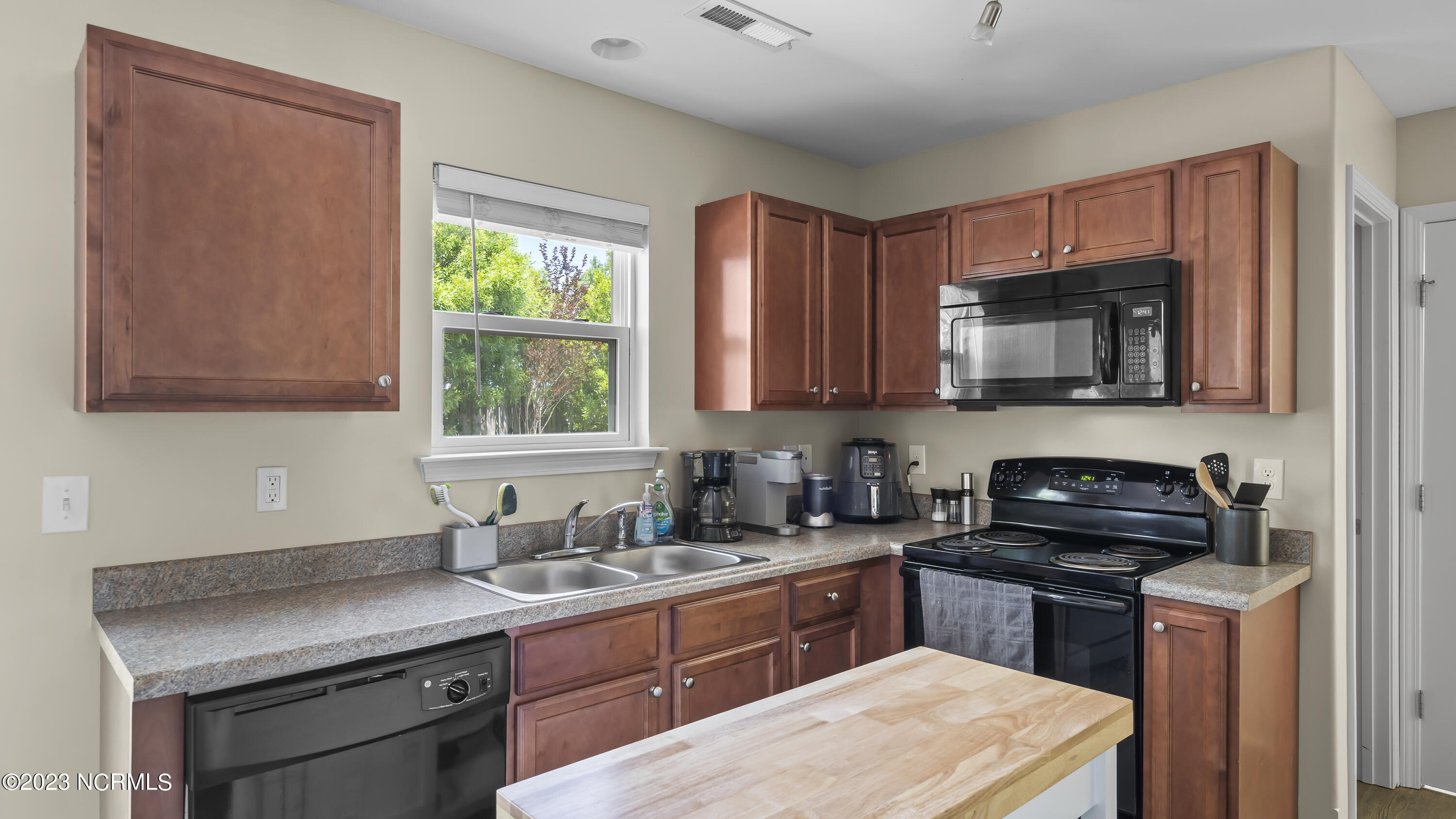 116 Sages Ridge Drive Property Photo 11