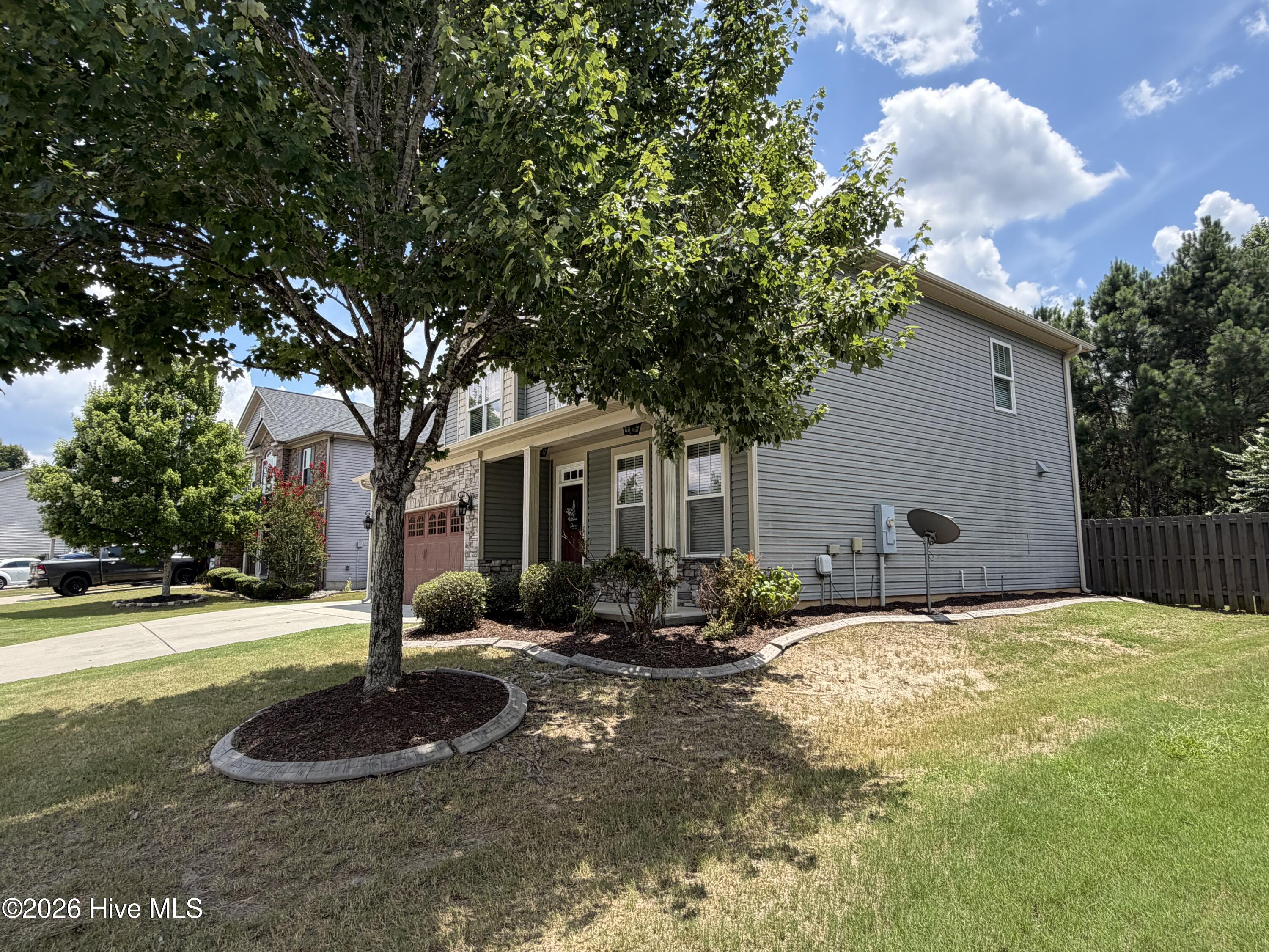 1028 Lancaster Way Property Photo 2