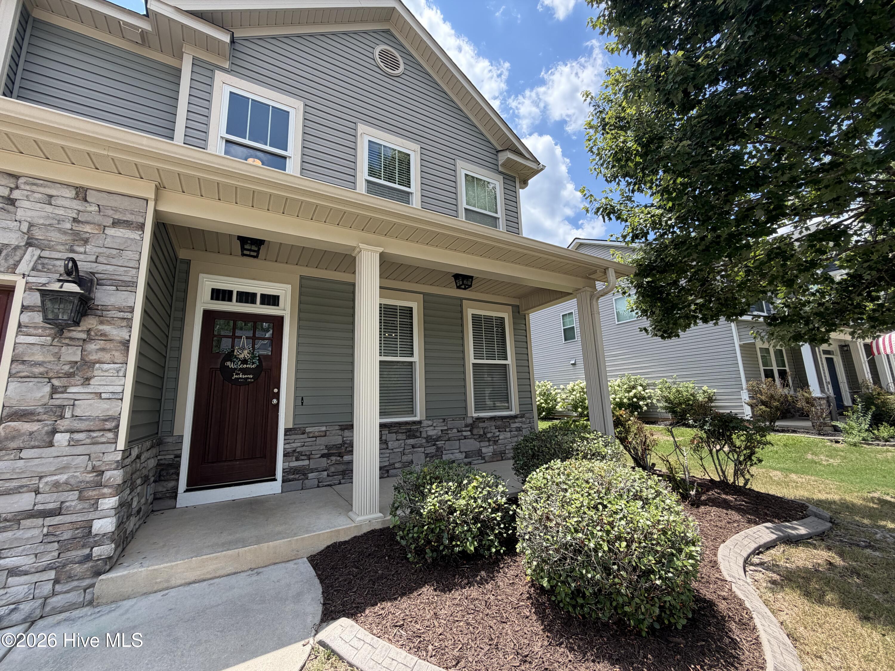 1028 Lancaster Way Property Photo 3
