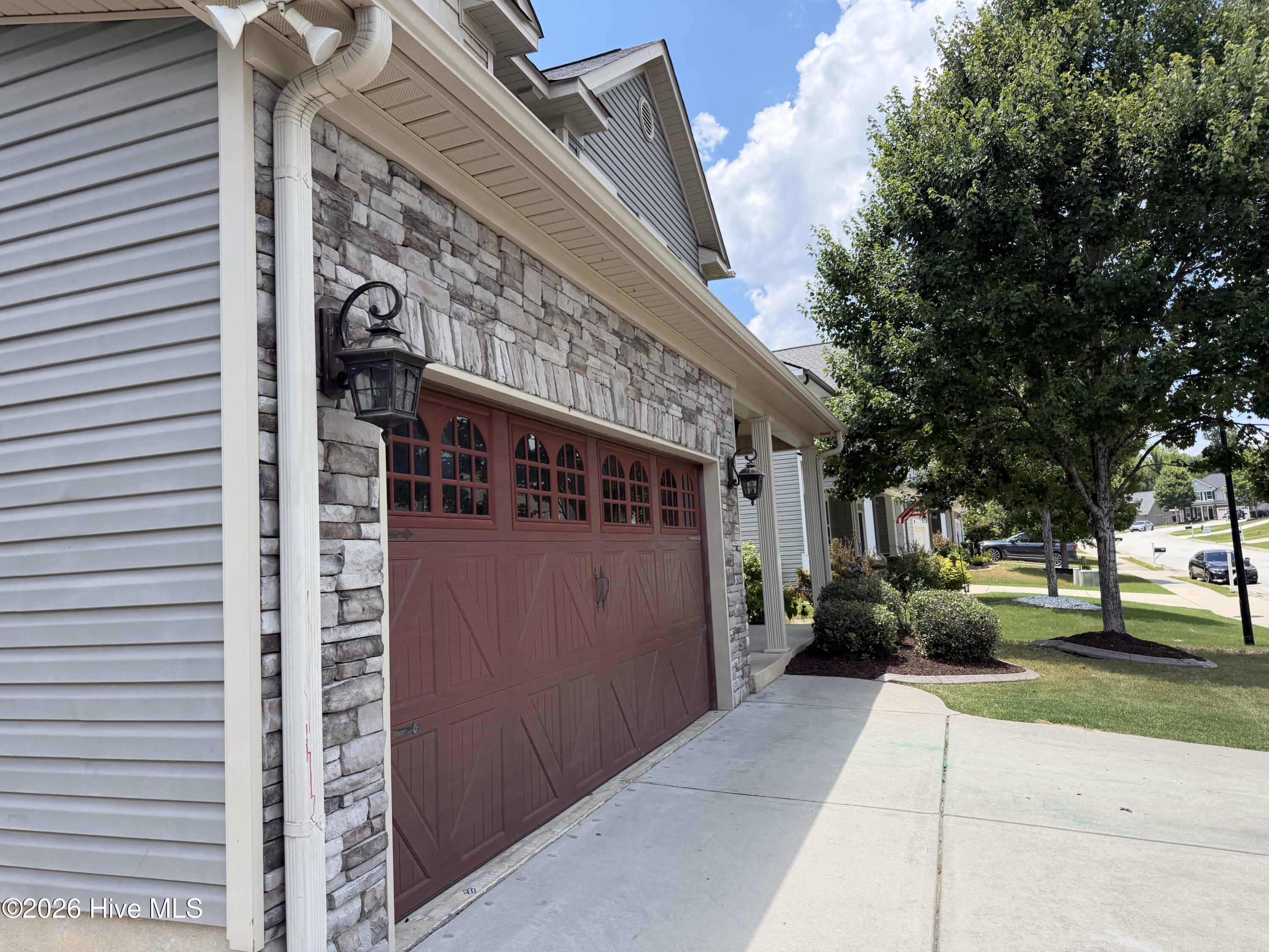 1028 Lancaster Way Property Photo 5