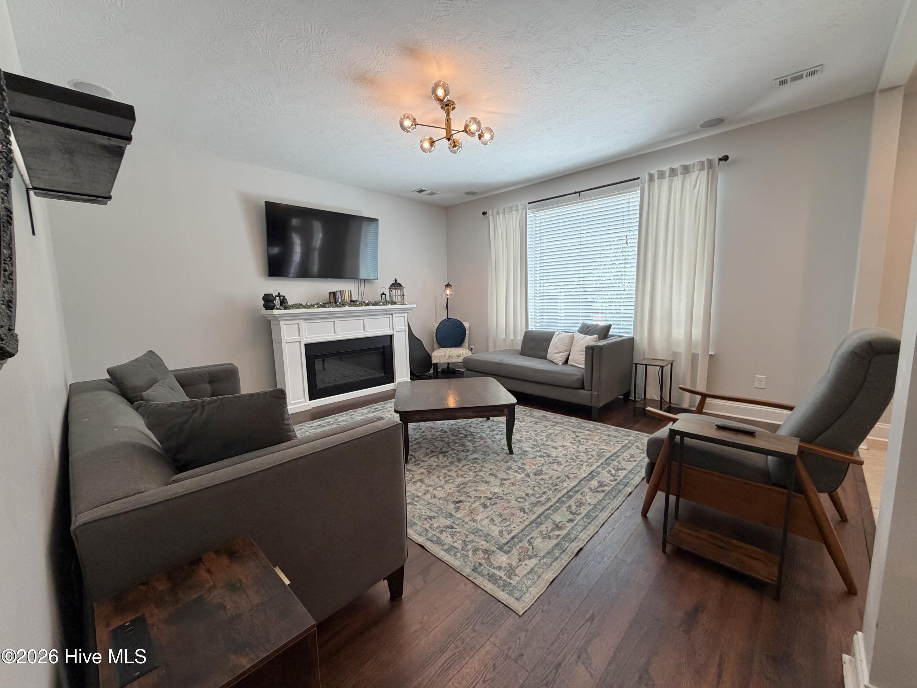 1028 Lancaster Way Property Photo 14
