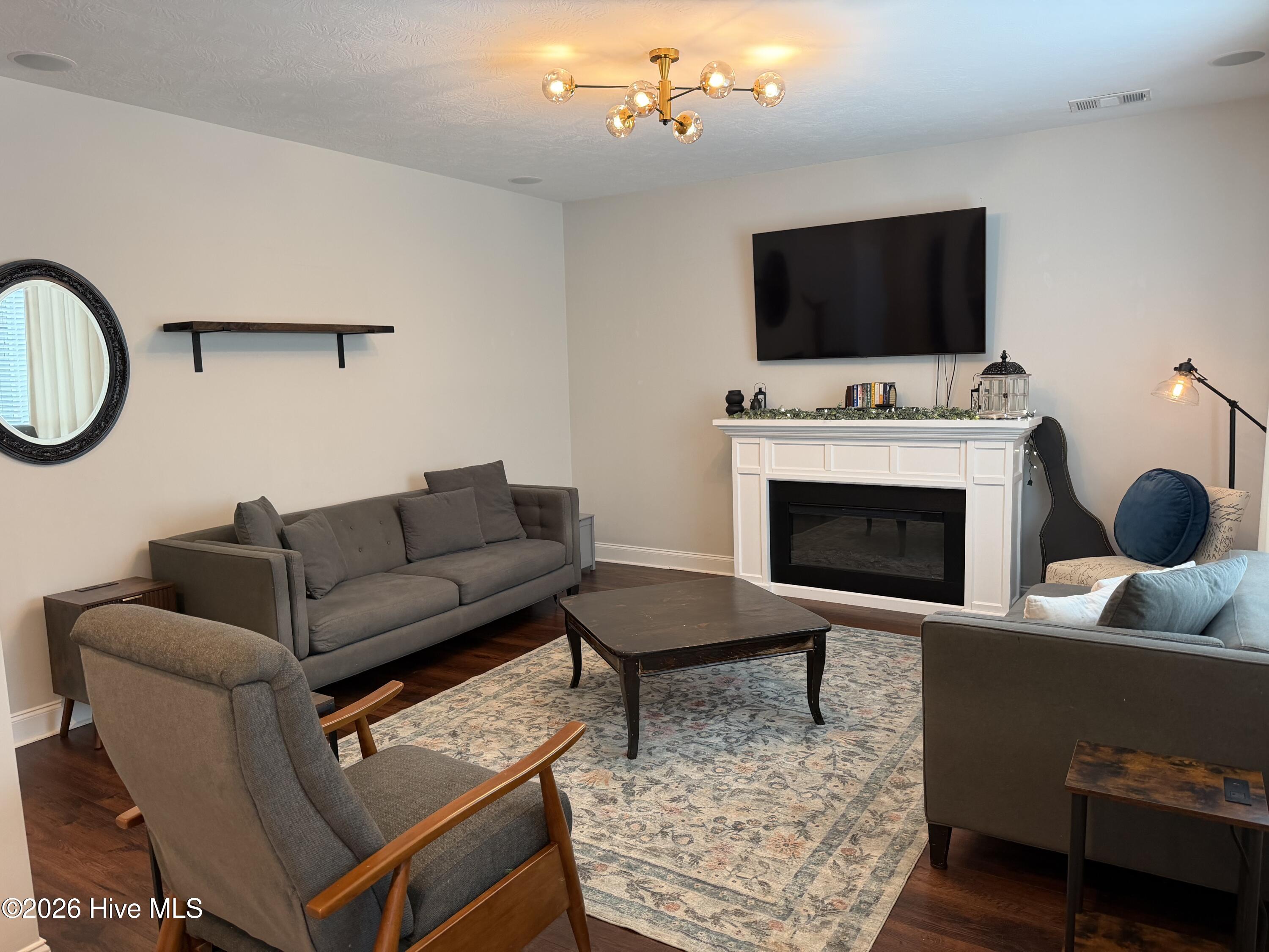 1028 Lancaster Way Property Photo 15