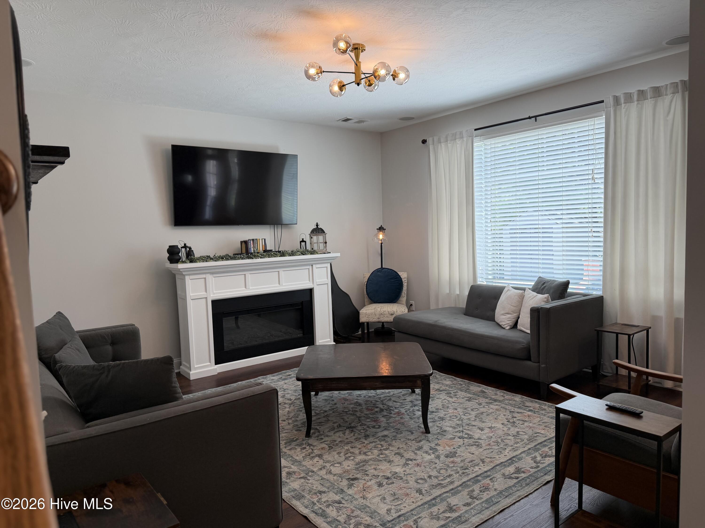 1028 Lancaster Way Property Photo 16