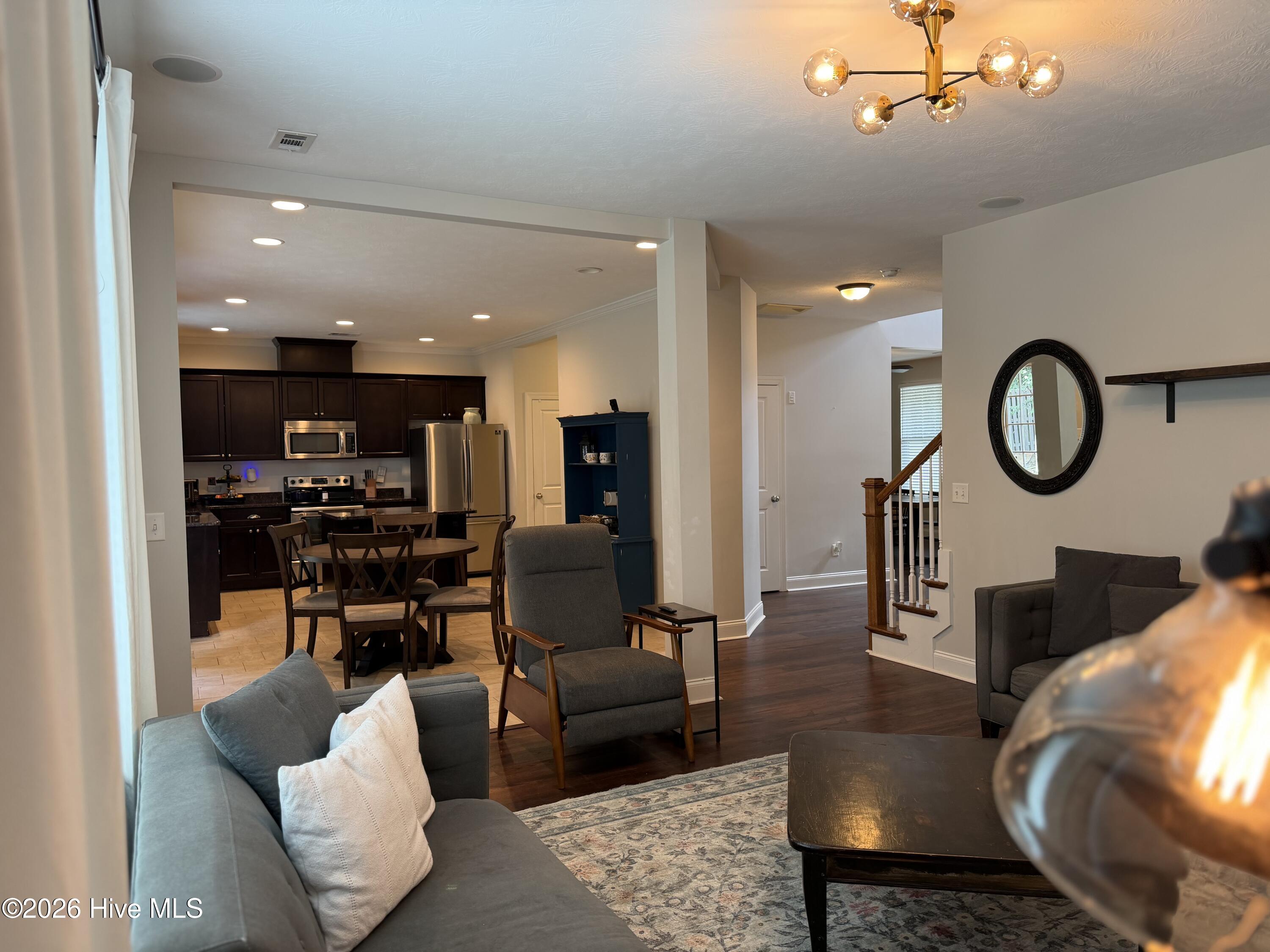 1028 Lancaster Way Property Photo 17