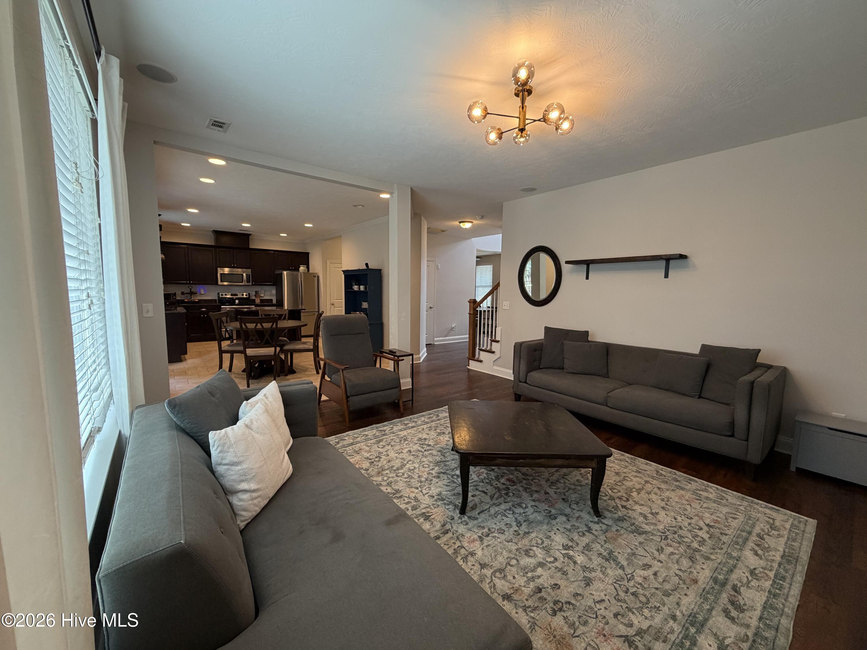 1028 Lancaster Way Property Photo 18