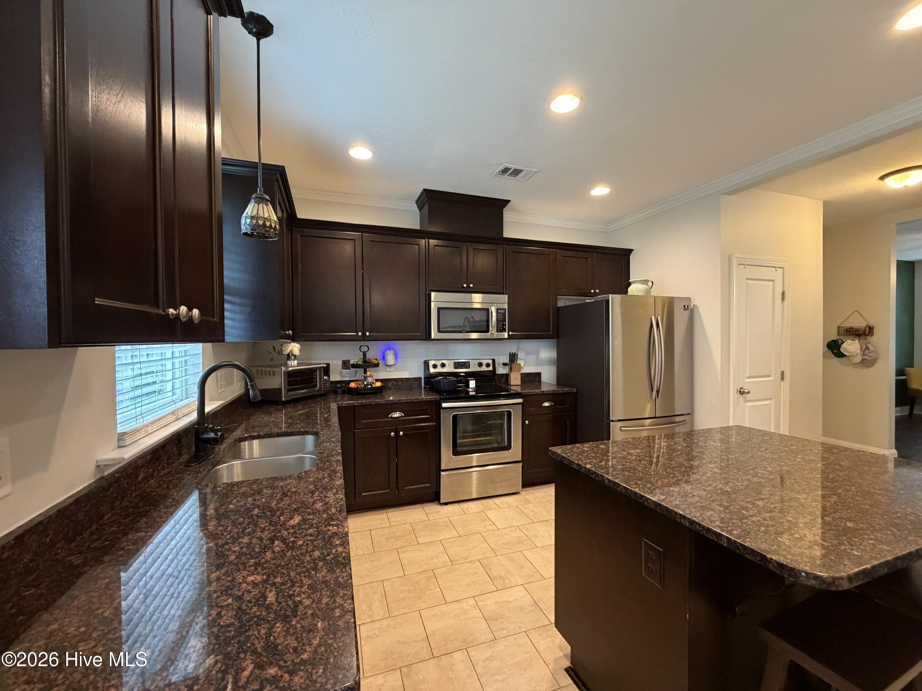 1028 Lancaster Way Property Photo 24