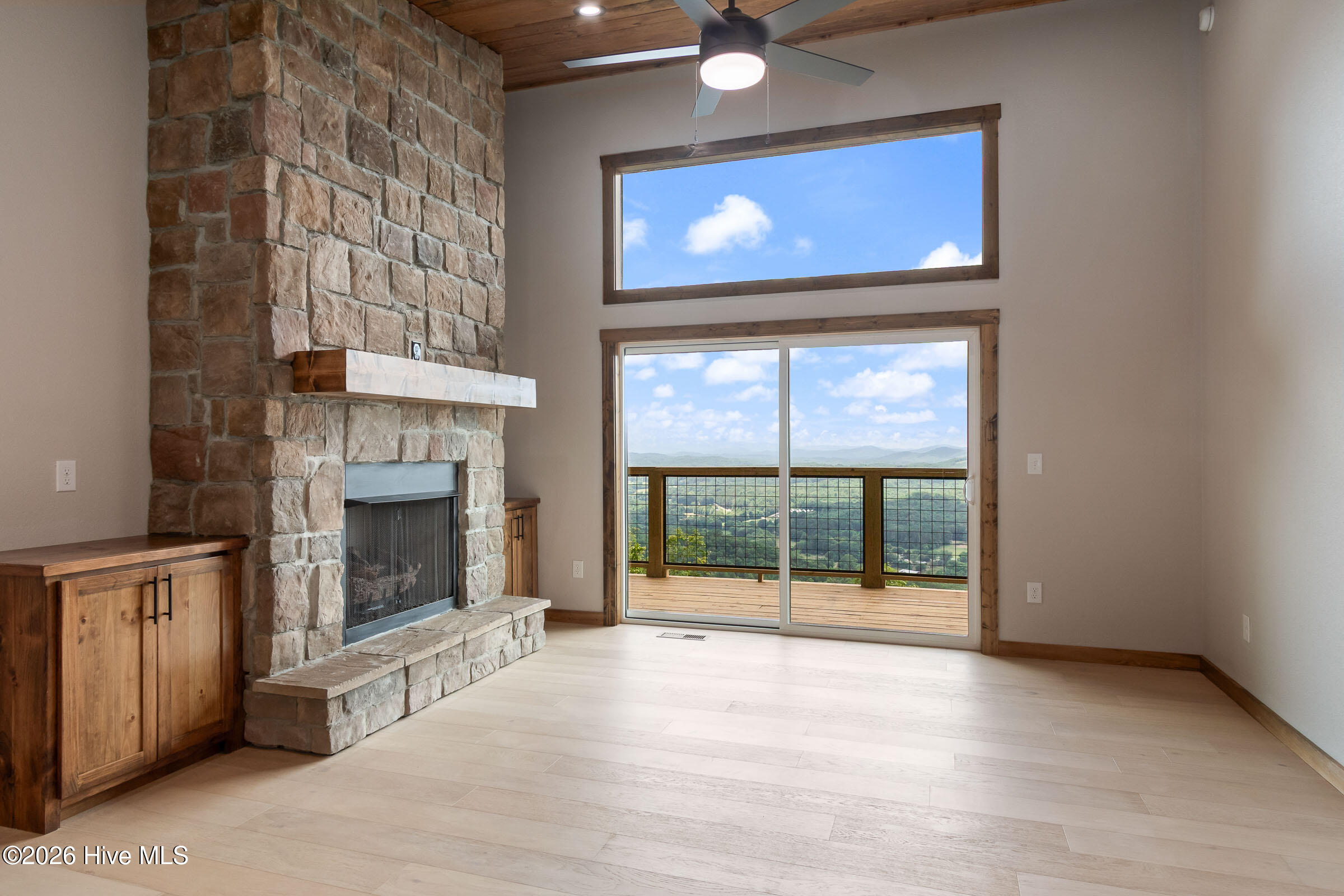 1126 Mason Way Property Photo 13