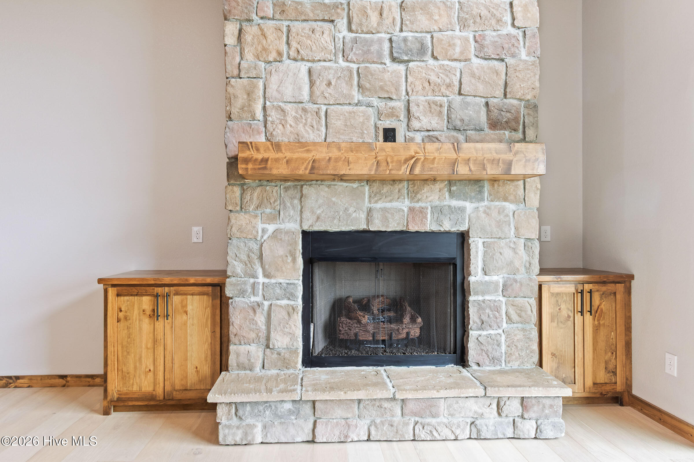 1126 Mason Way Property Photo 14