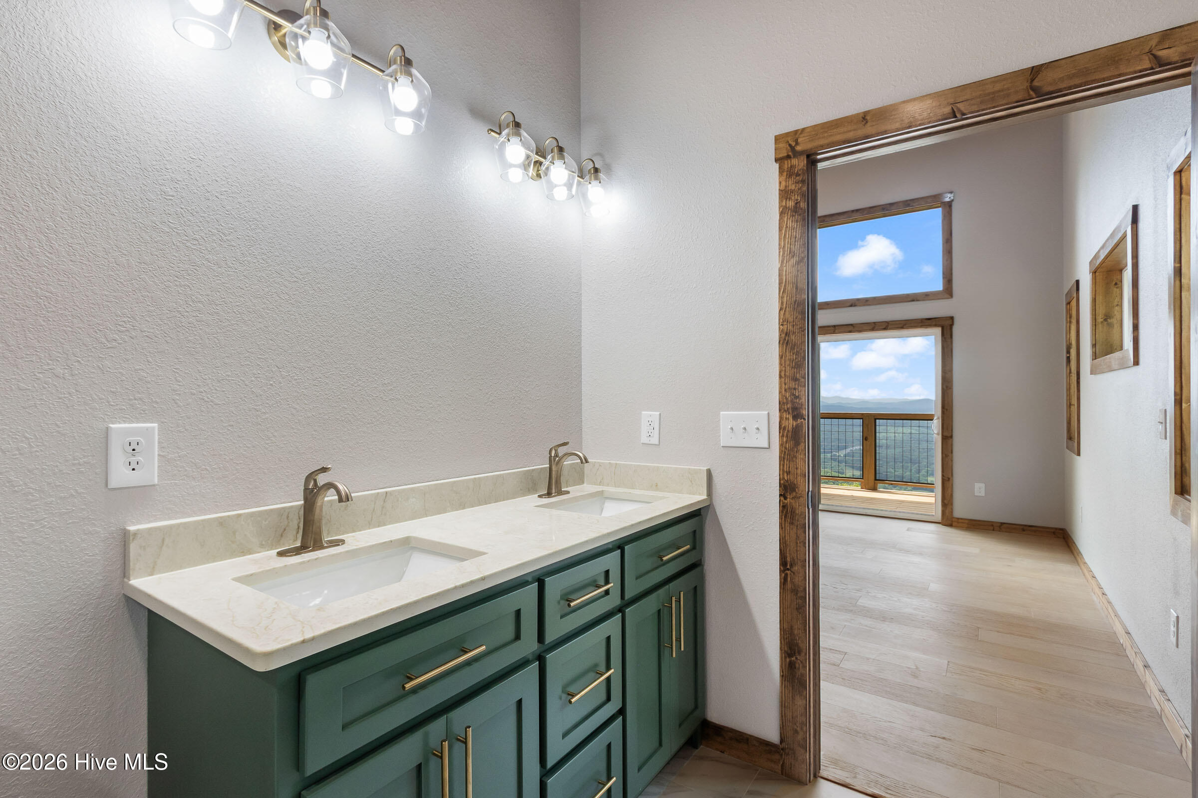 1126 Mason Way Property Photo 31
