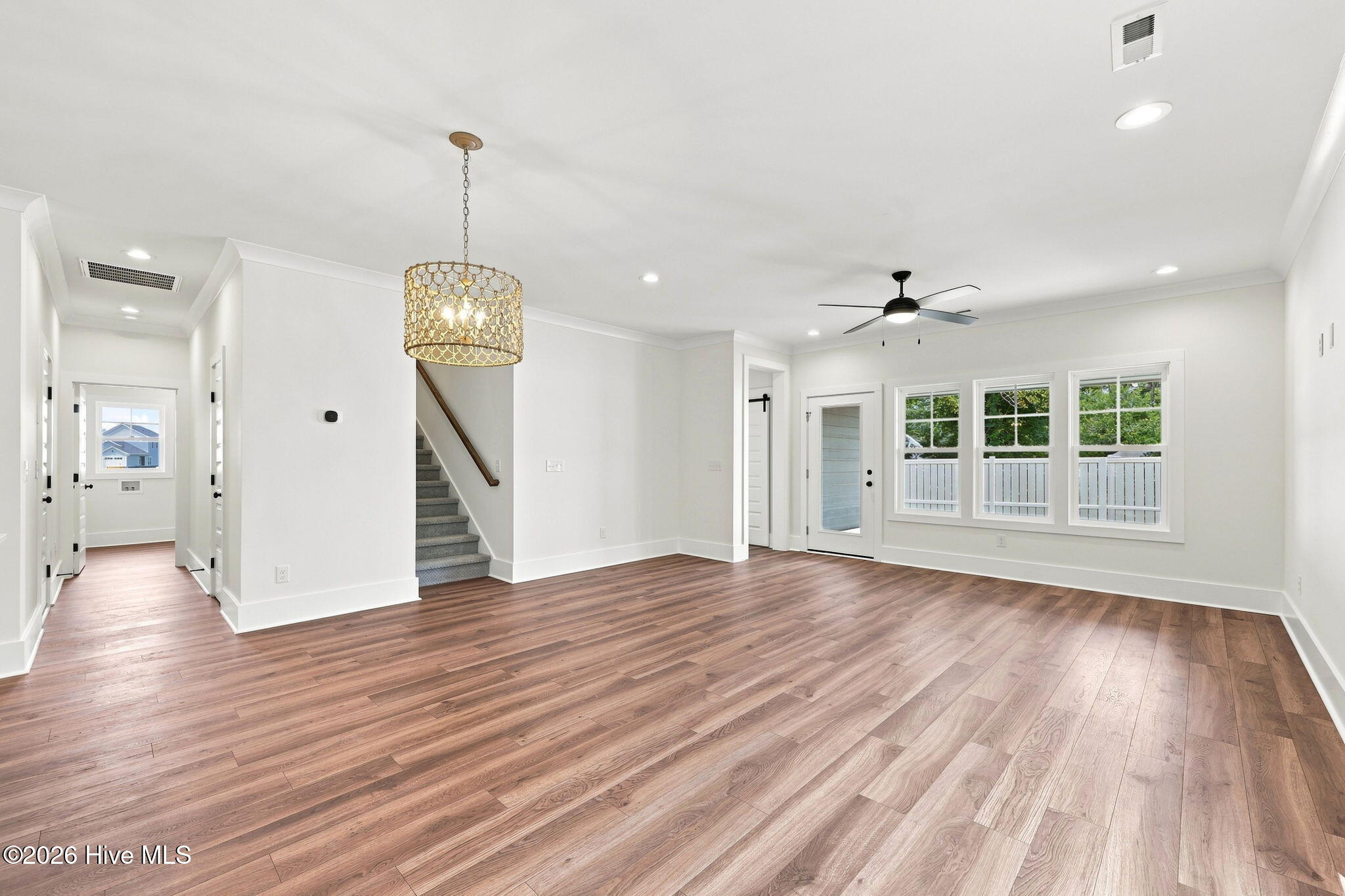 132 Pine View Boulevard Property Photo 3