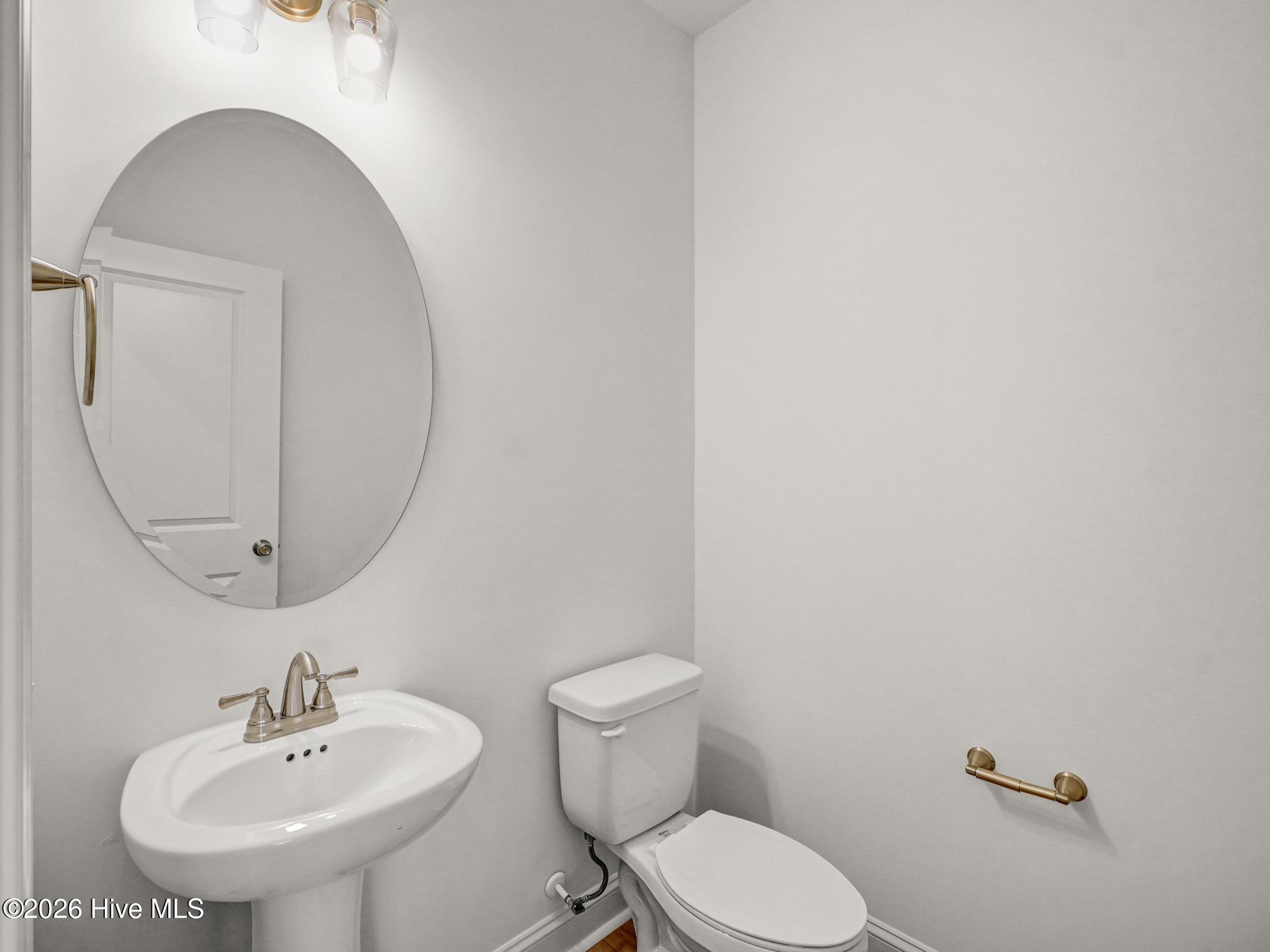 809 Blue Bird Drive Property Photo 10