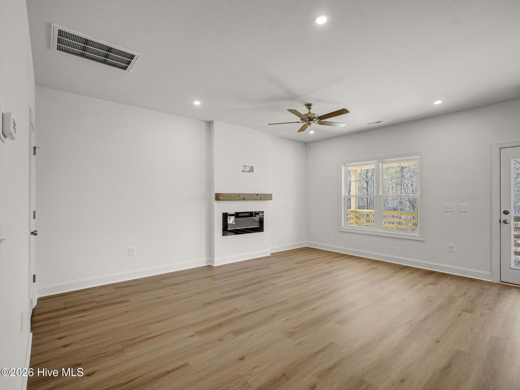 809 Blue Bird Drive Property Photo 11