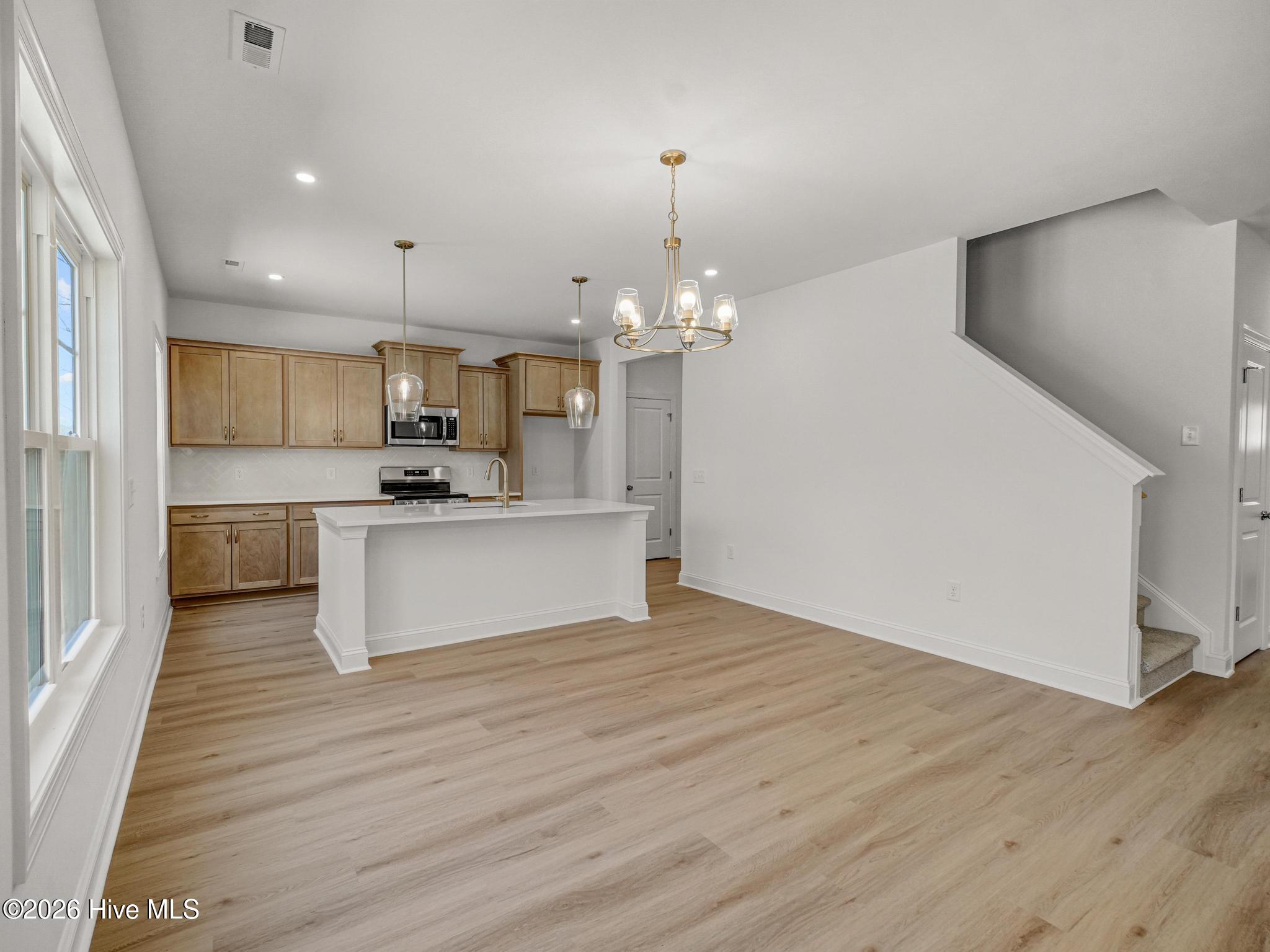 809 Blue Bird Drive Property Photo 14