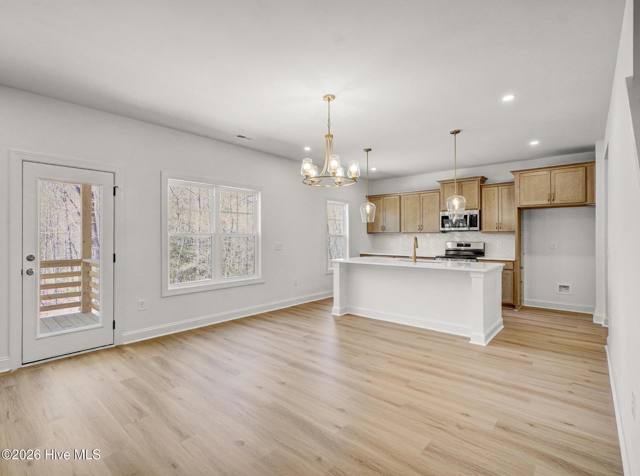 809 Blue Bird Drive Property Photo 15