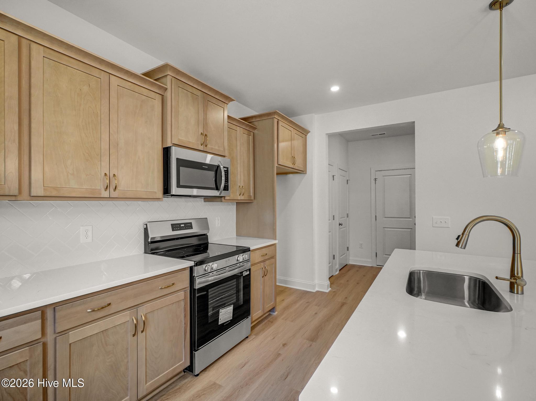 809 Blue Bird Drive Property Photo 18