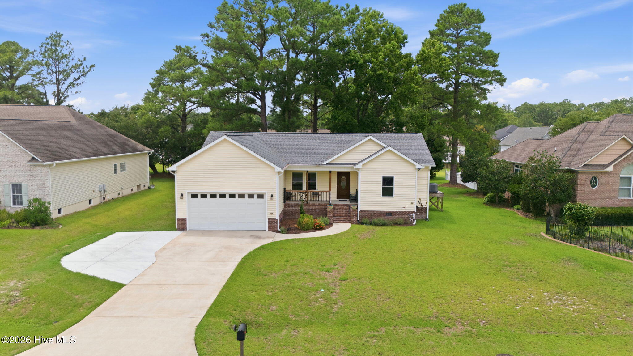 907 Sea Holly Court Property Photo 1