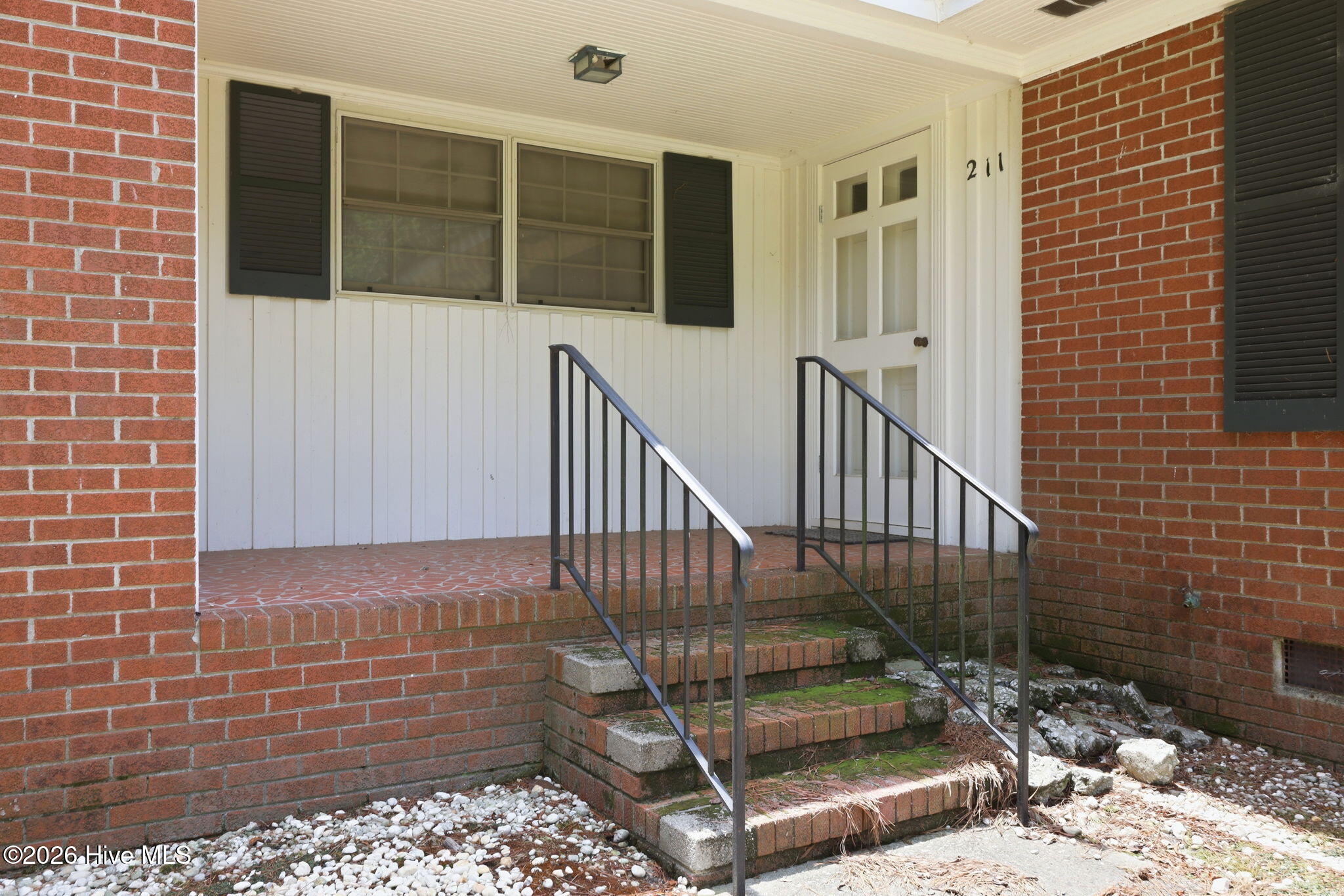211 Nelson Street Property Photo 4