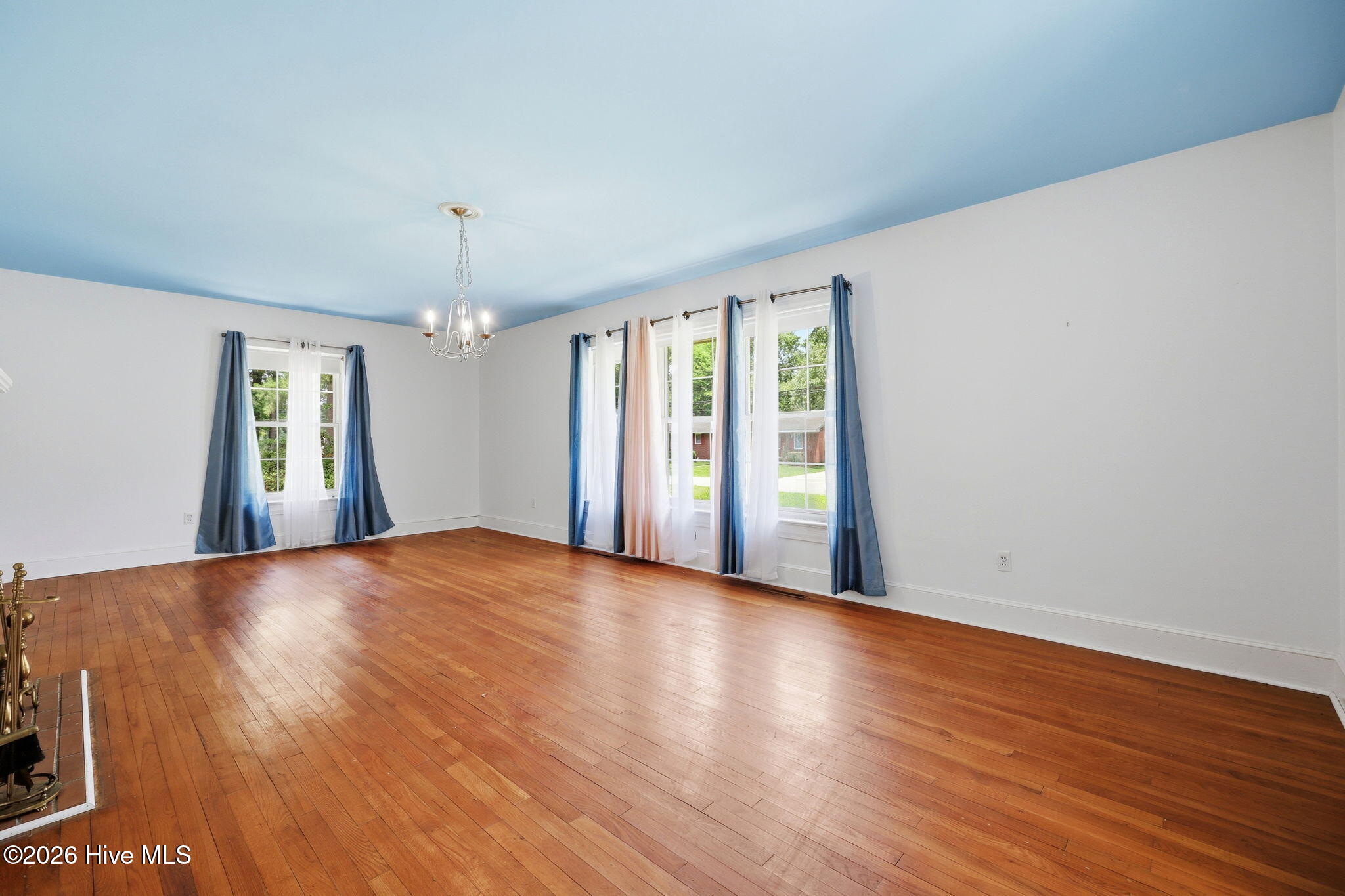 211 Nelson Street Property Photo 15