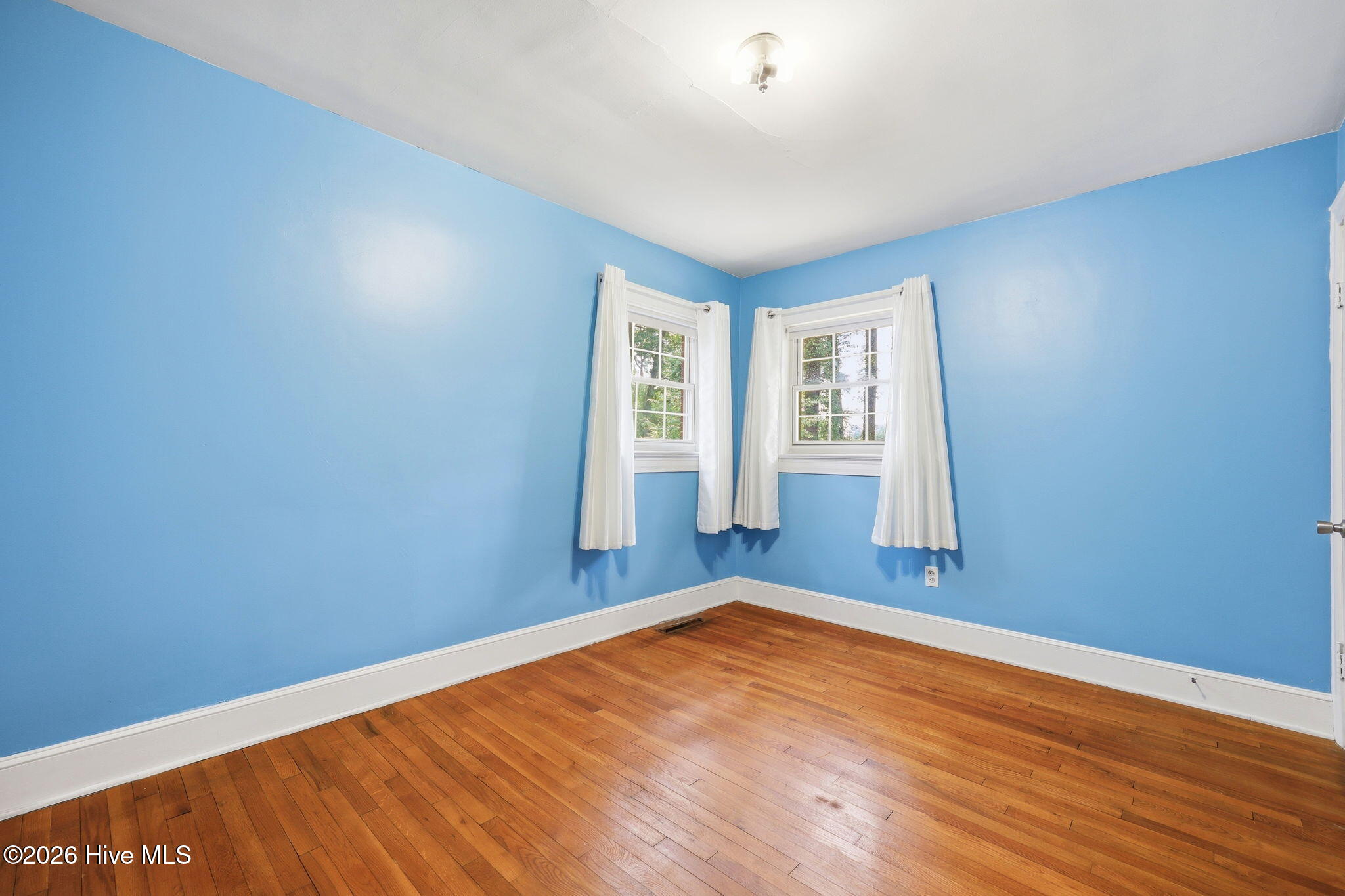 211 Nelson Street Property Photo 33
