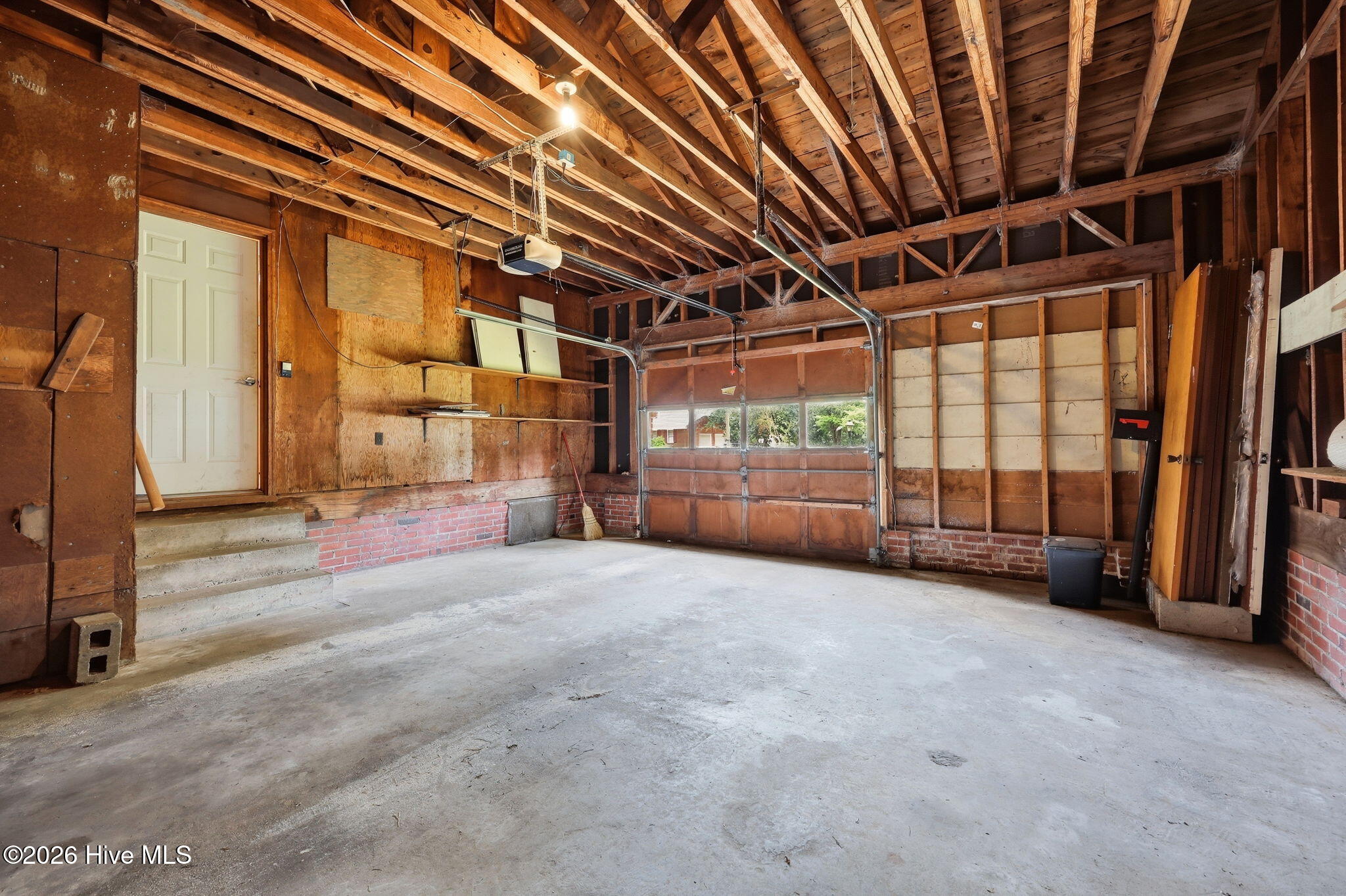 211 Nelson Street Property Photo 39