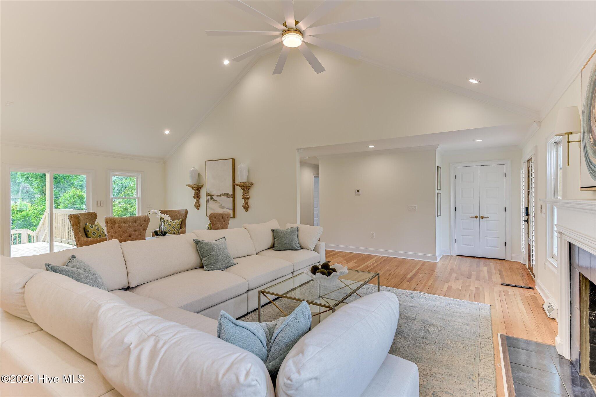 614 Oberlin Road Property Photo 13