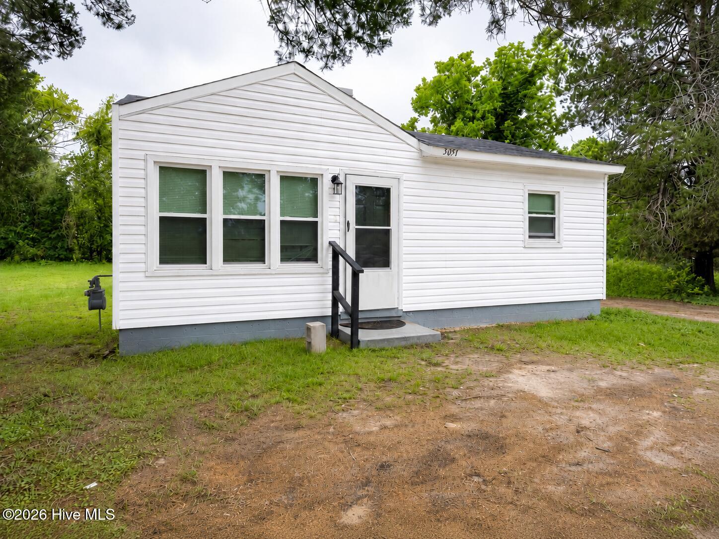 3051 Dent Street Property Photo 1