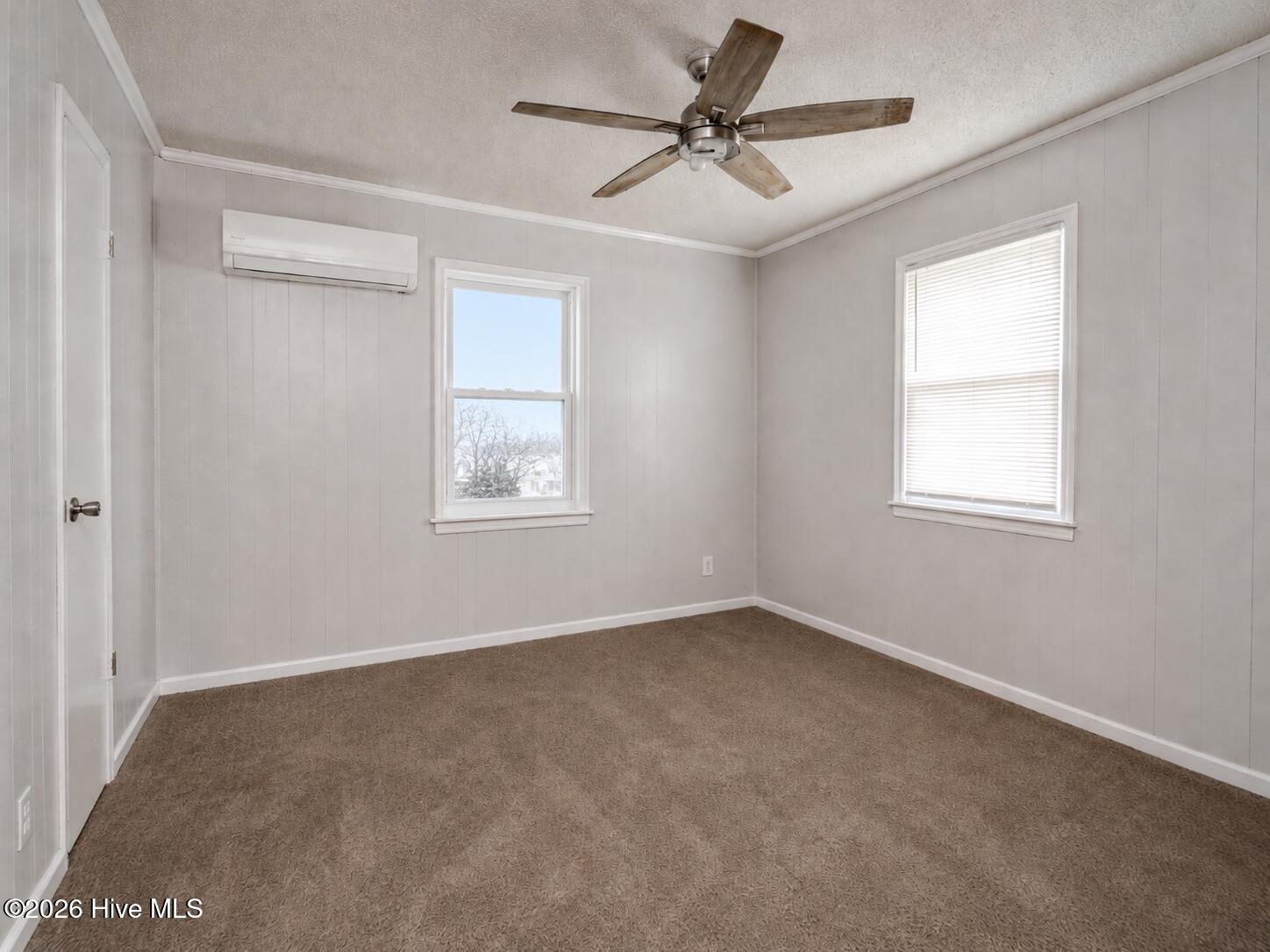 3051 Dent Street Property Photo 4