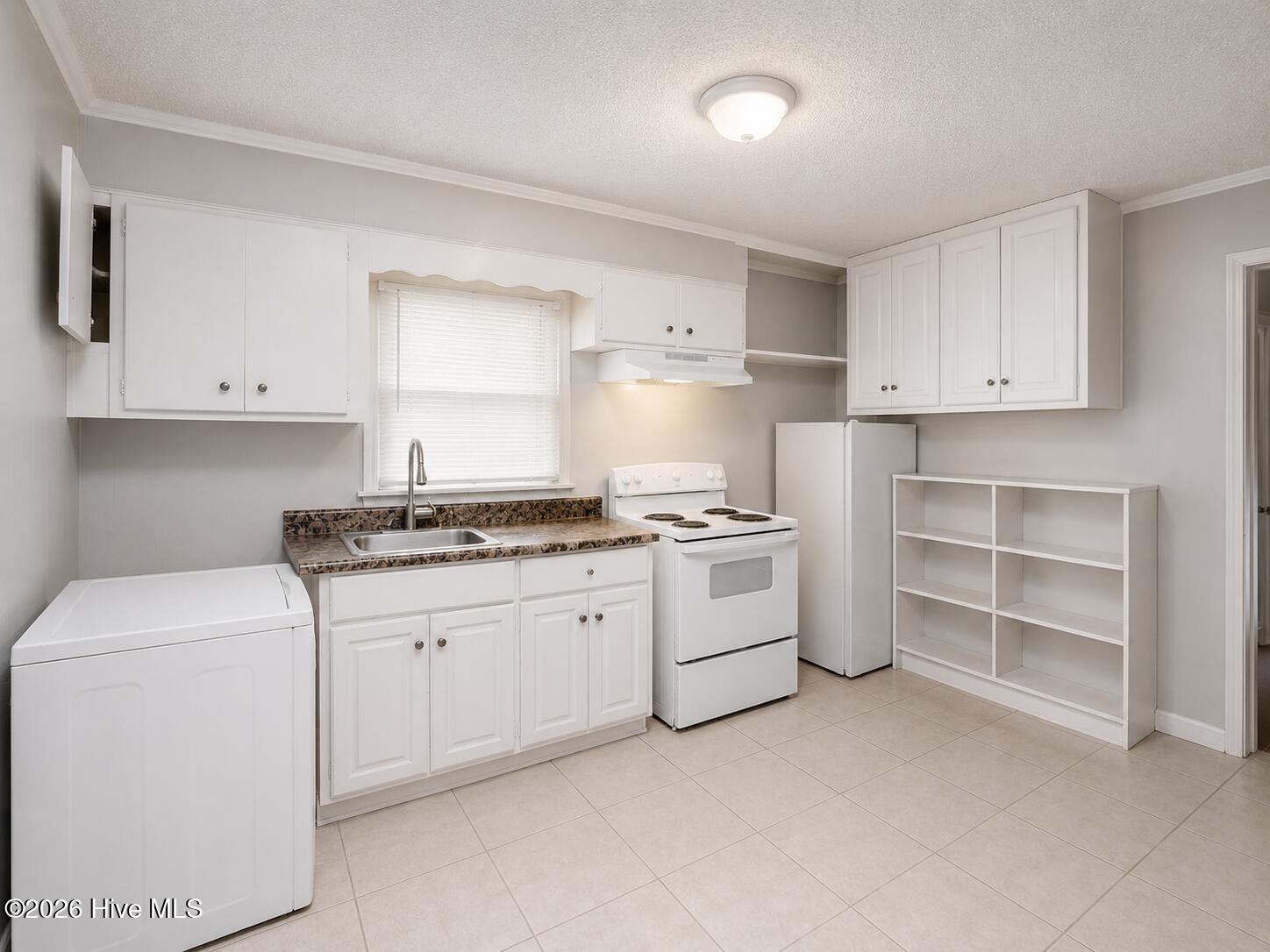 3051 Dent Street Property Photo 6