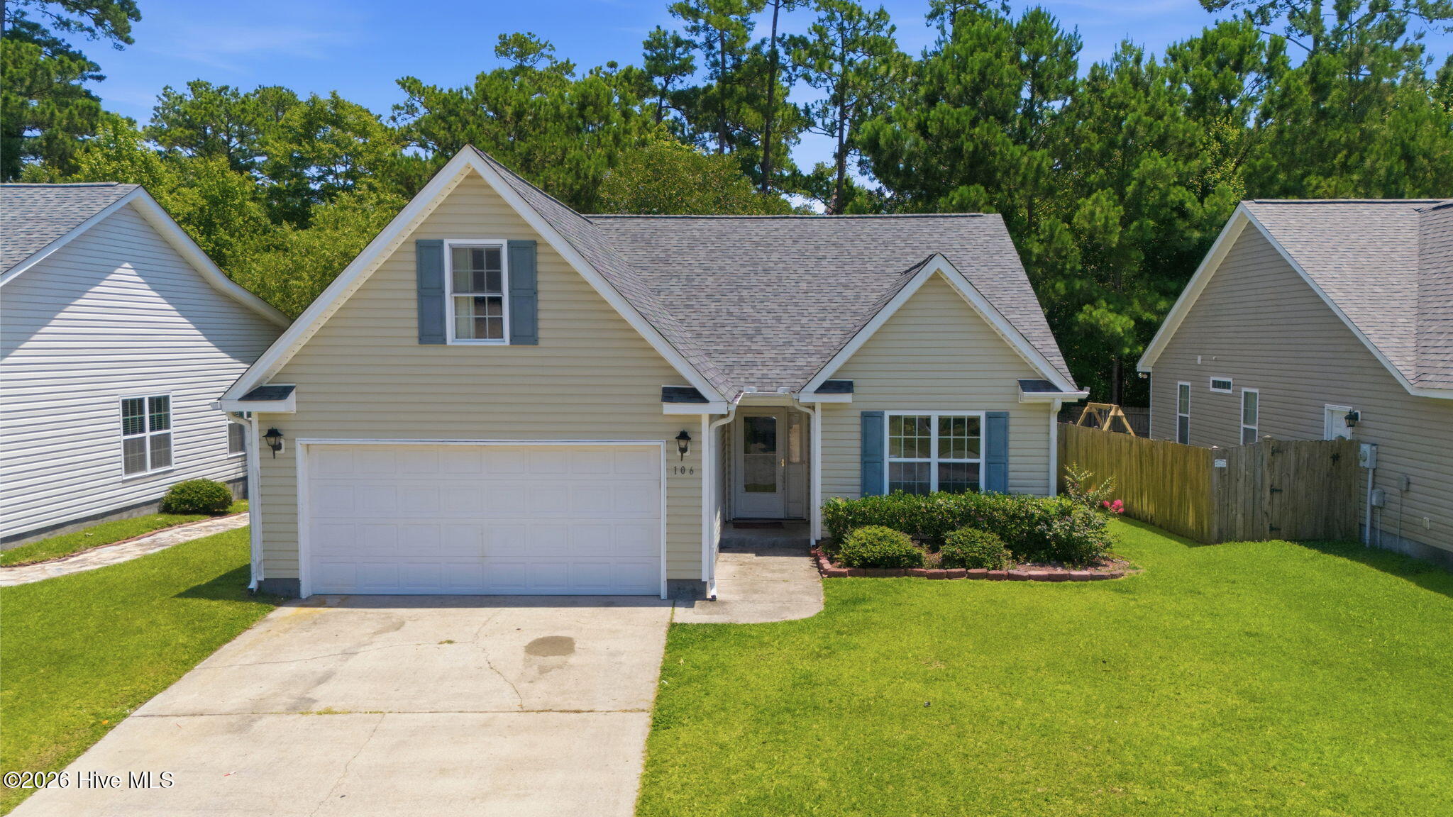 106 Lakeside Green Drive Property Photo 1