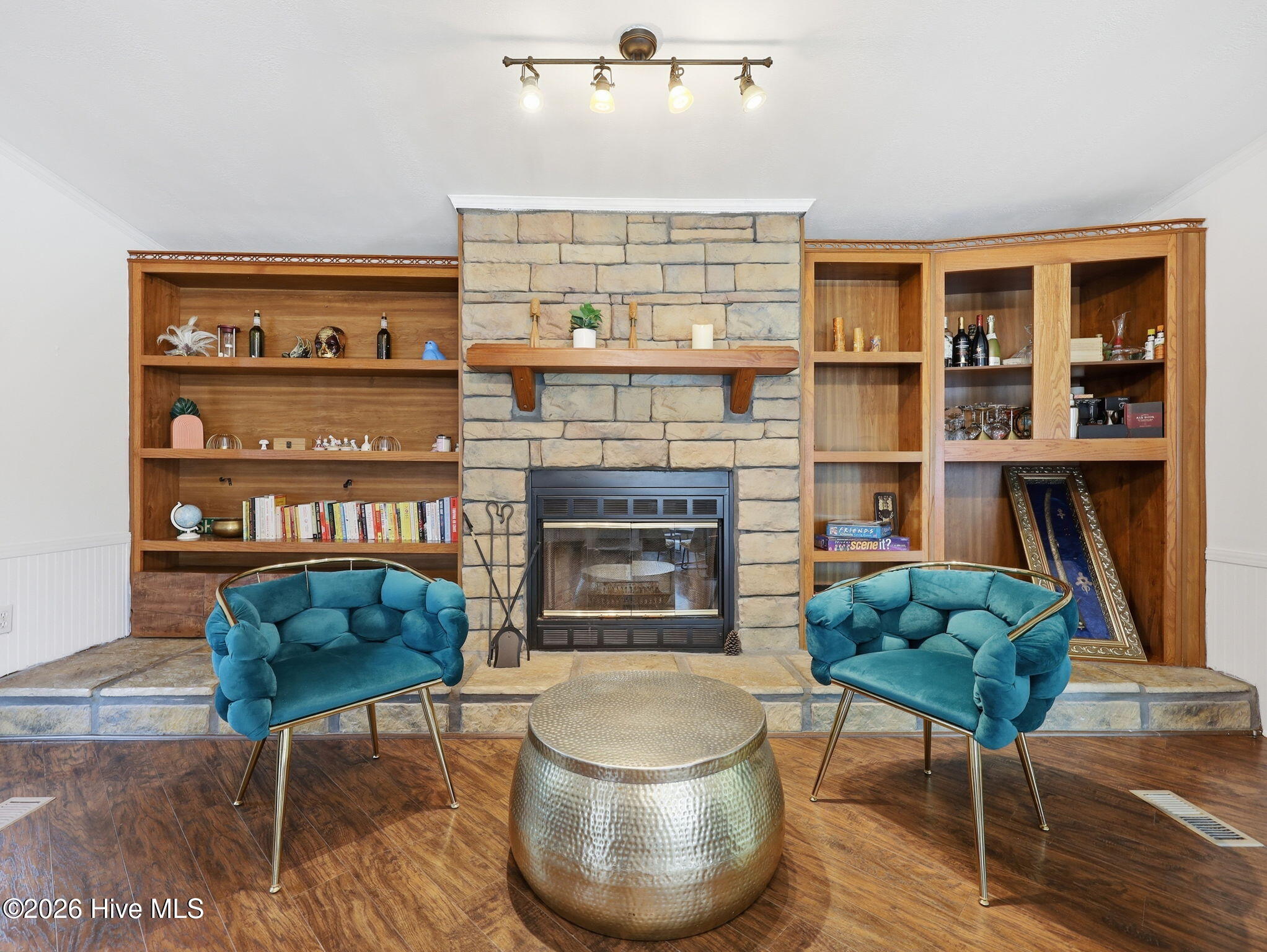 100 Maplecrest Way Property Photo 3