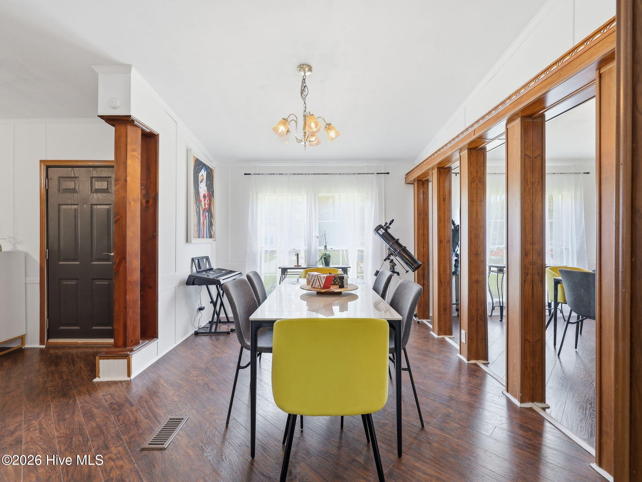 100 Maplecrest Way Property Photo 6