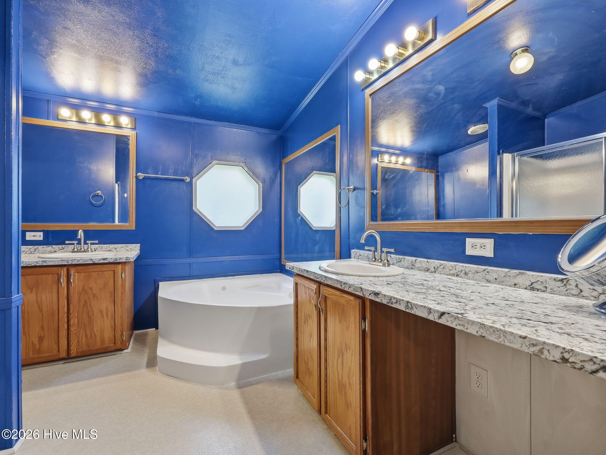 100 Maplecrest Way Property Photo 23