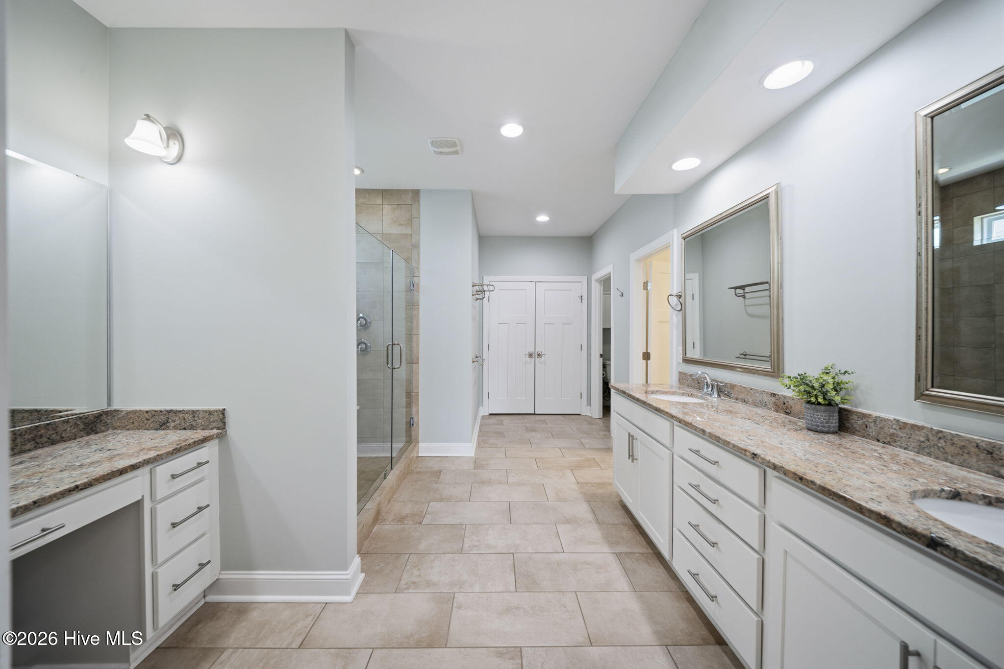 105 N Lamplighters Walk Property Photo 19