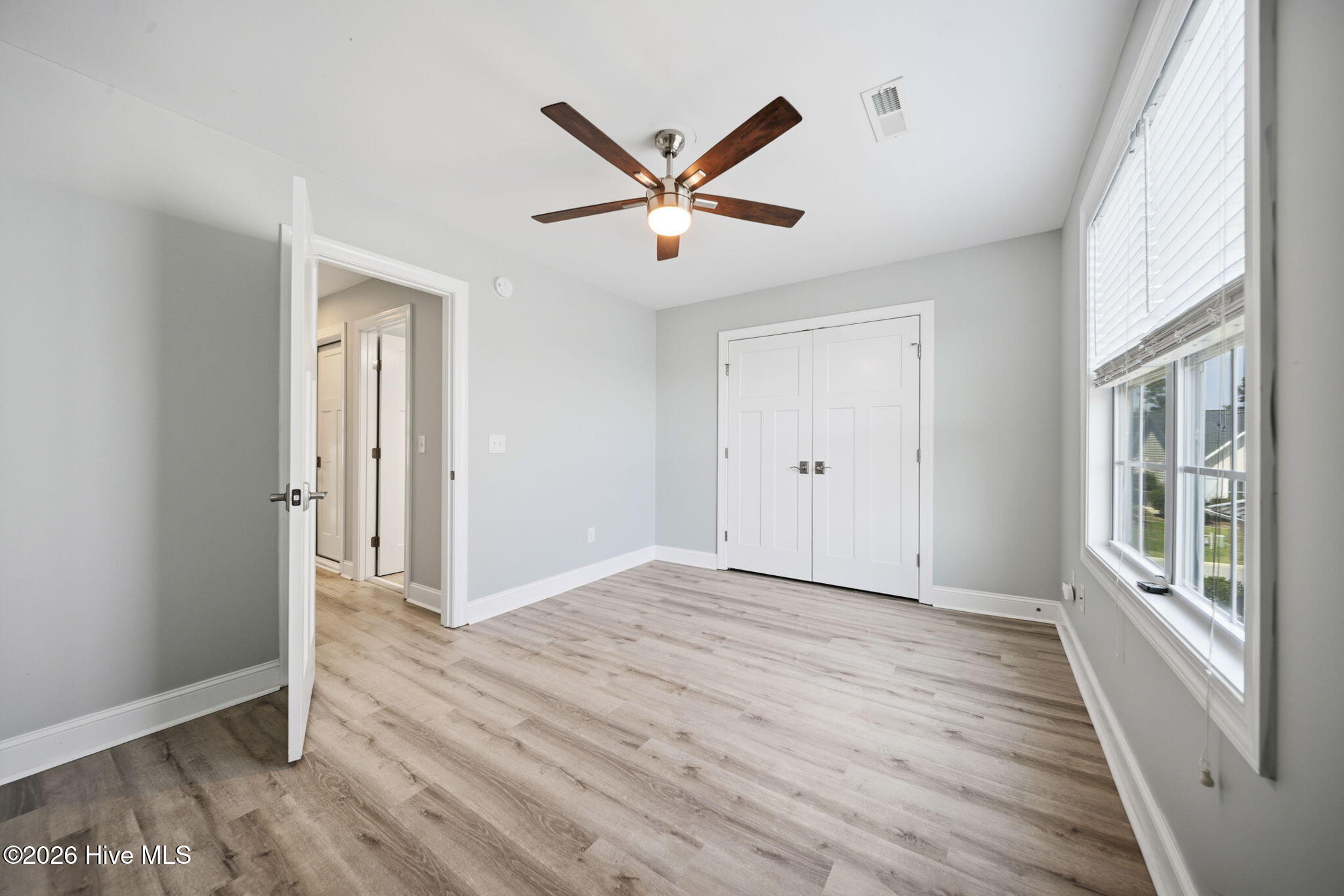 105 N Lamplighters Walk Property Photo 31