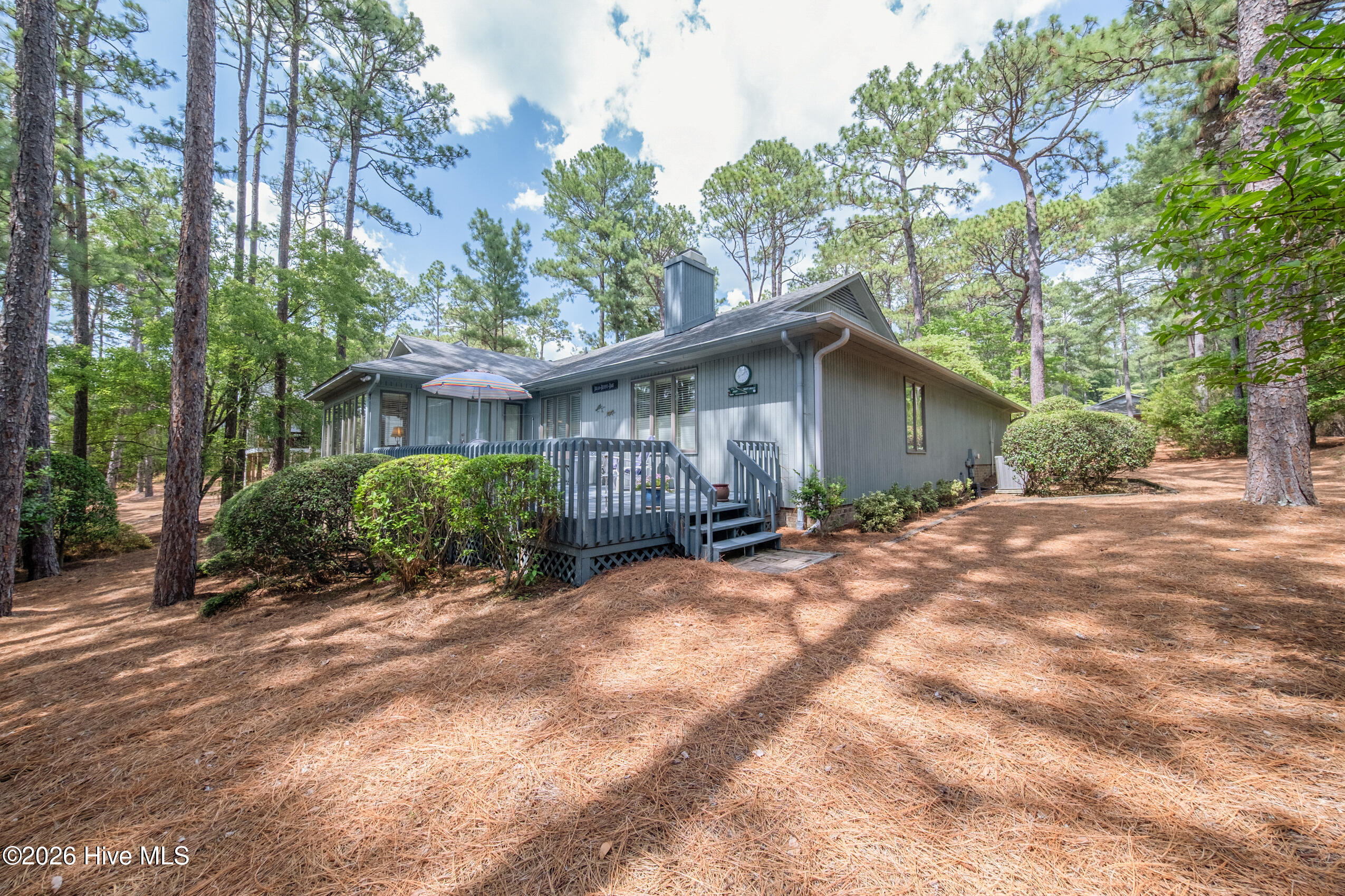 185 Pinyon Circle Property Photo 3