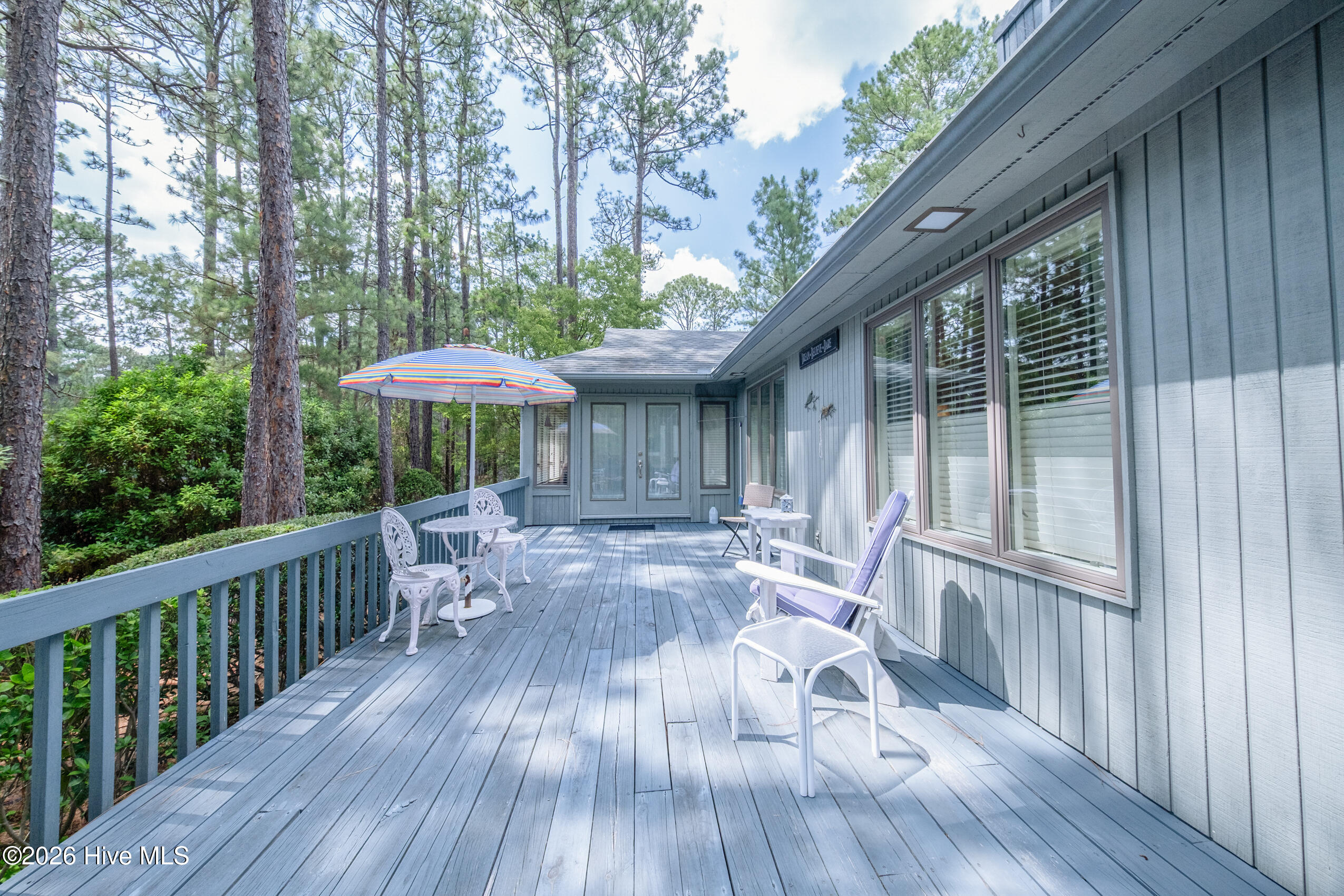185 Pinyon Circle Property Photo 4